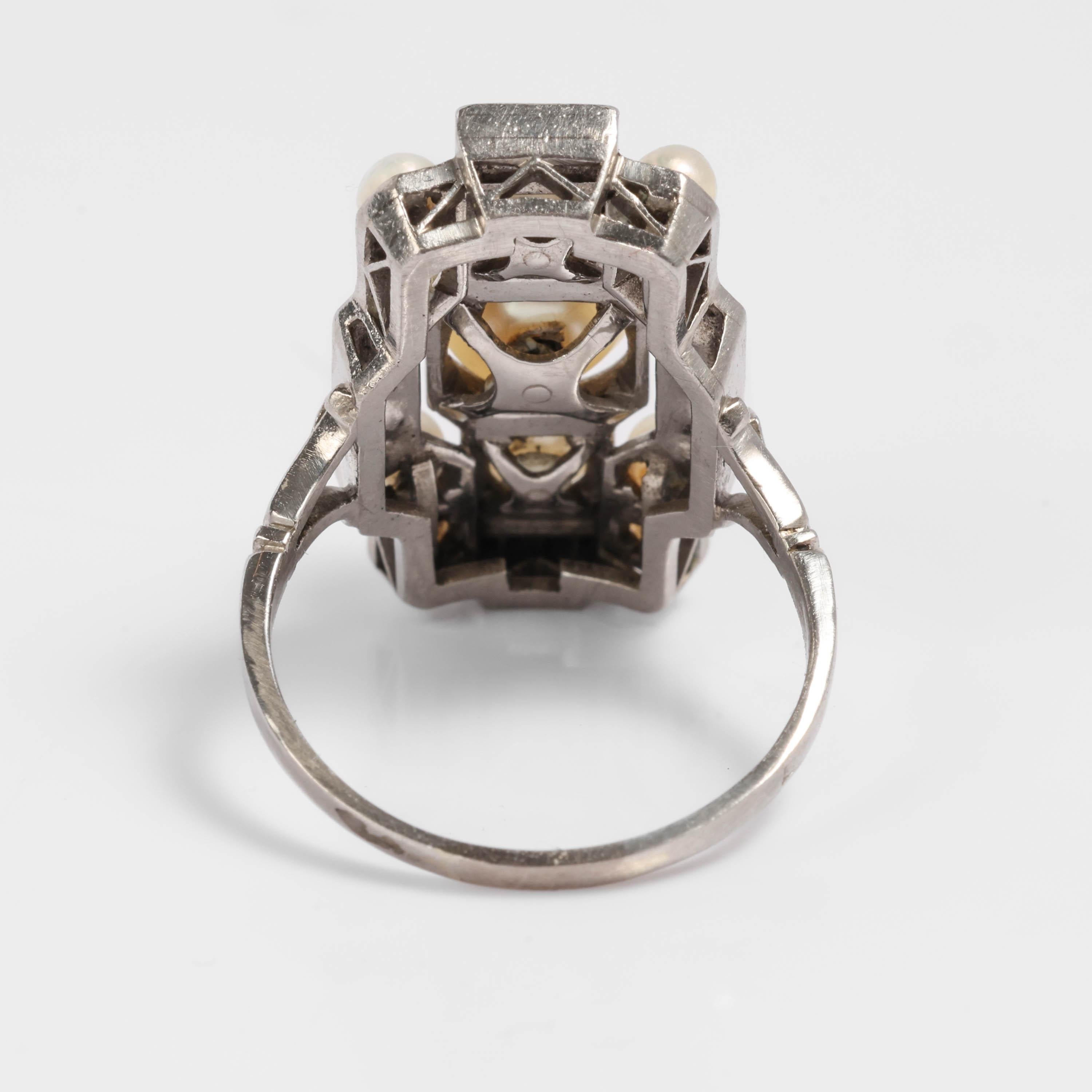 Französischer Art Deco Ring aus Platin mit zertifizierter natürlicher Meeresperle  für Damen oder Herren im Angebot