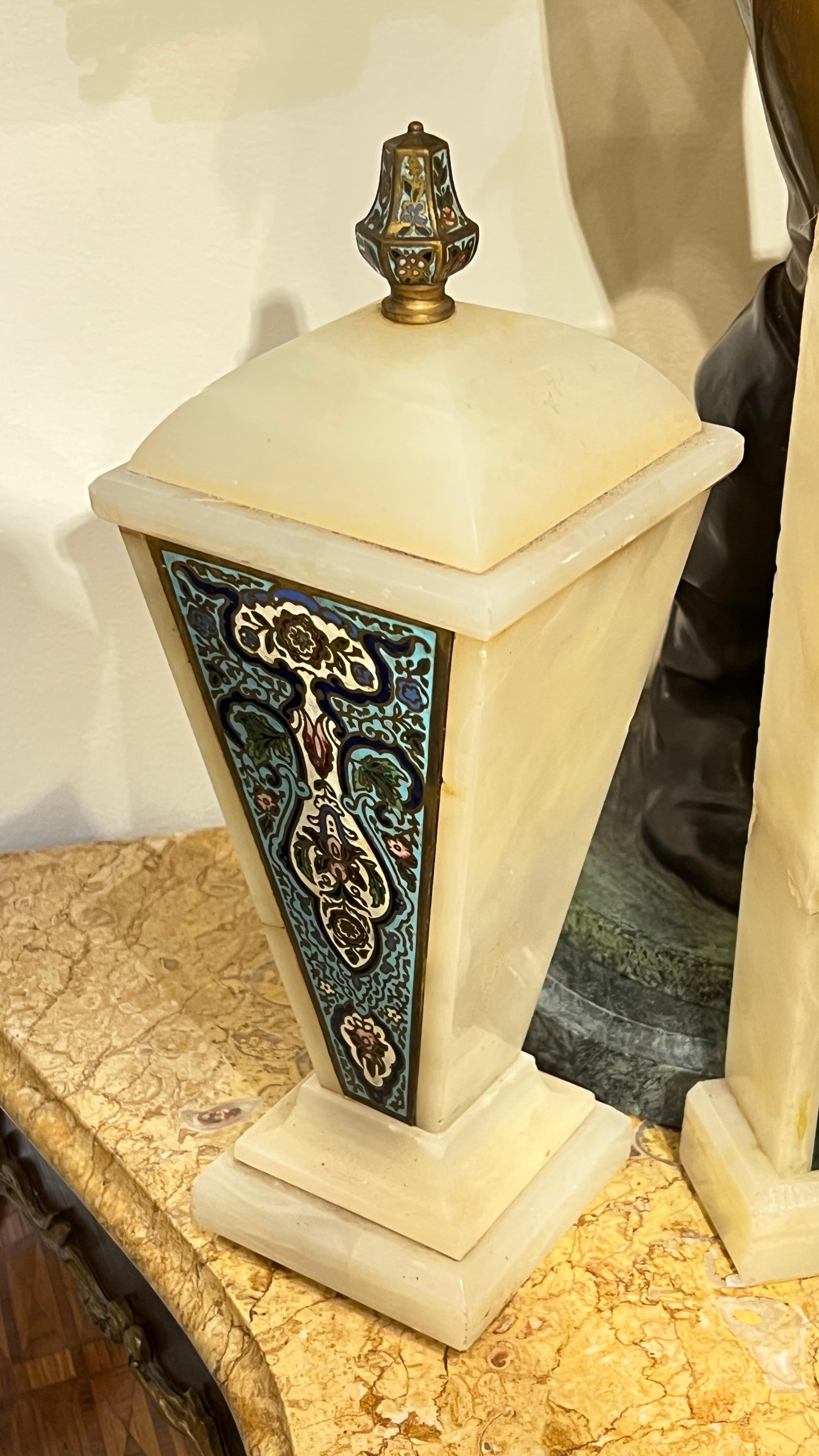 French Art Deco Champleve Enameled Bronze and Onyx Mantel Clock and Obelisks Set For Sale 1
