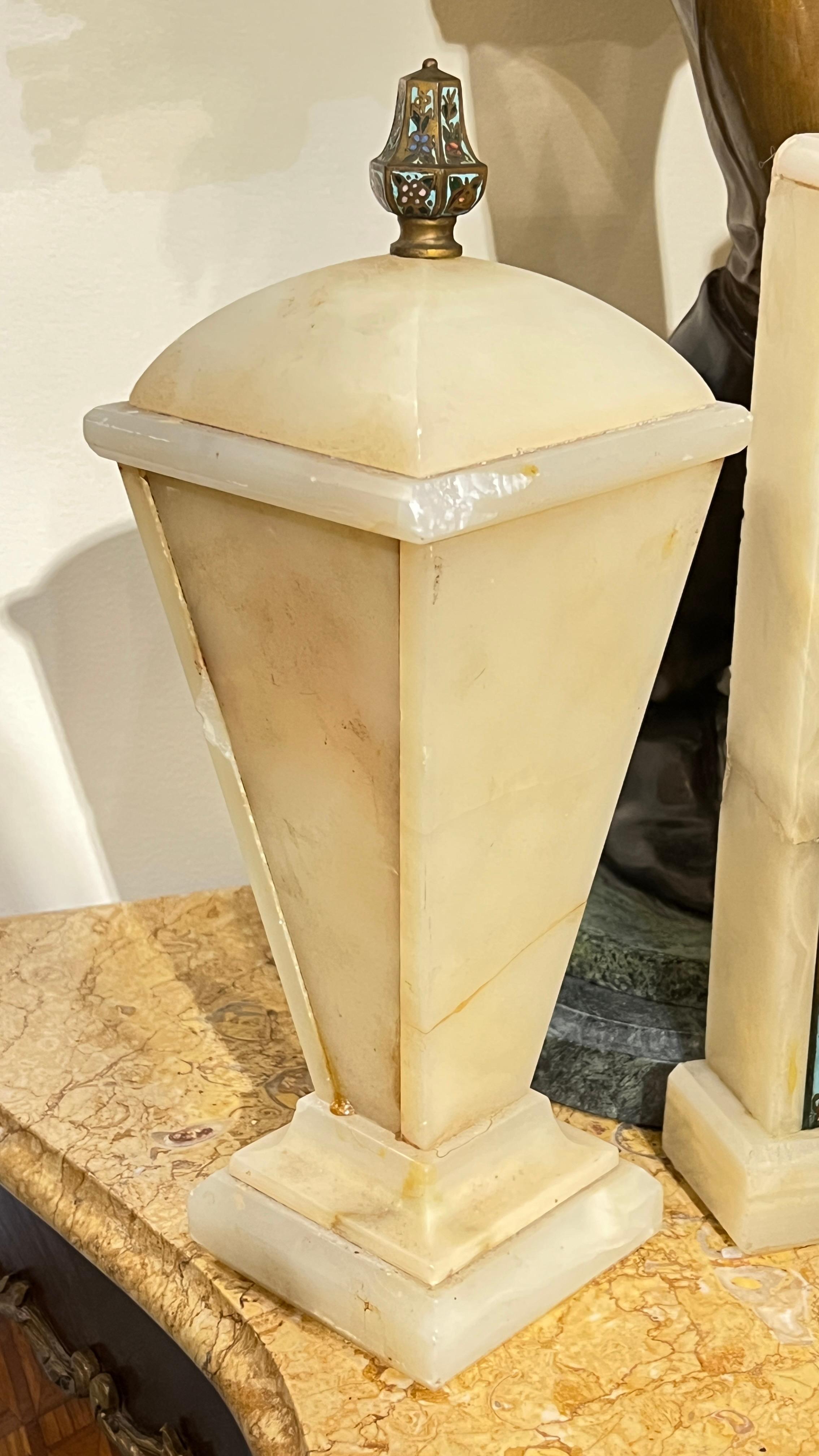 French Art Deco Champleve Enameled Bronze and Onyx Mantel Clock and Obelisks Set For Sale 2