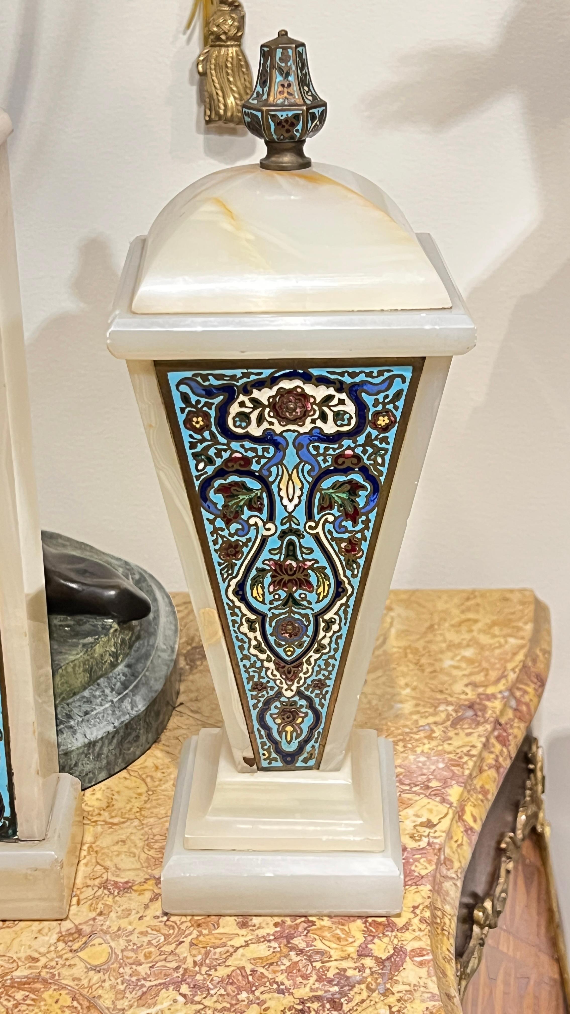 French Art Deco Champleve Enameled Bronze and Onyx Mantel Clock and Obelisks Set For Sale 3