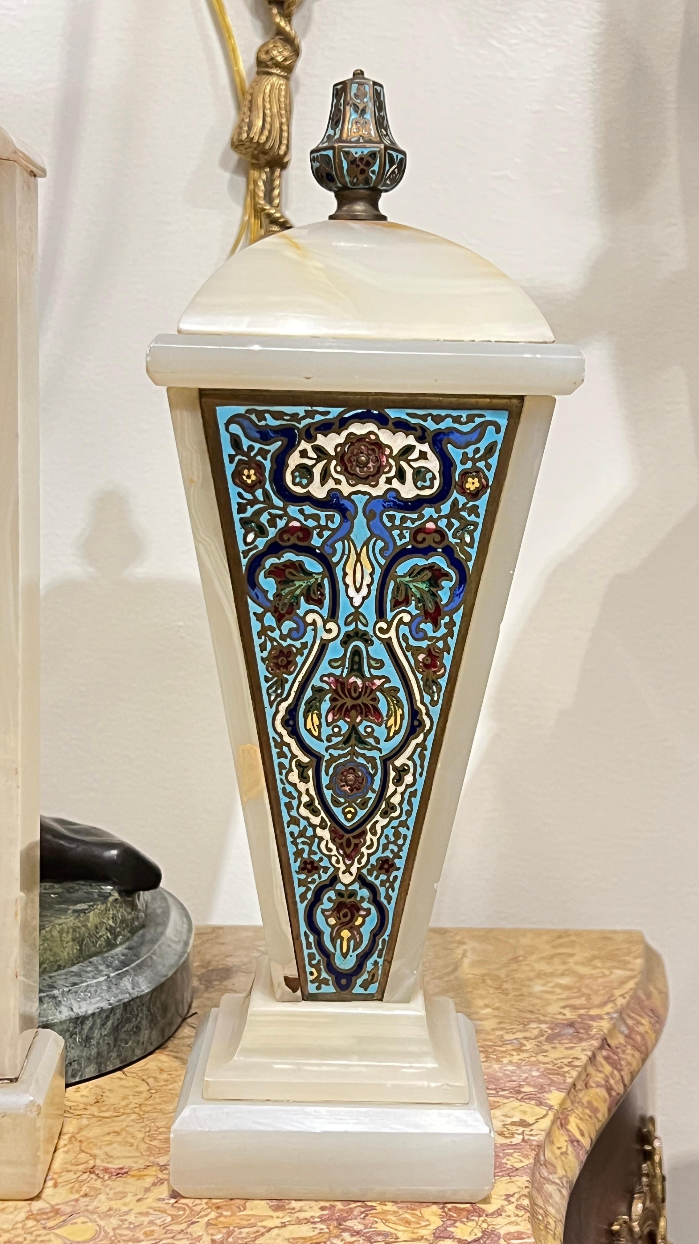French Art Deco Champleve Enameled Bronze and Onyx Mantel Clock and Obelisks Set For Sale 4