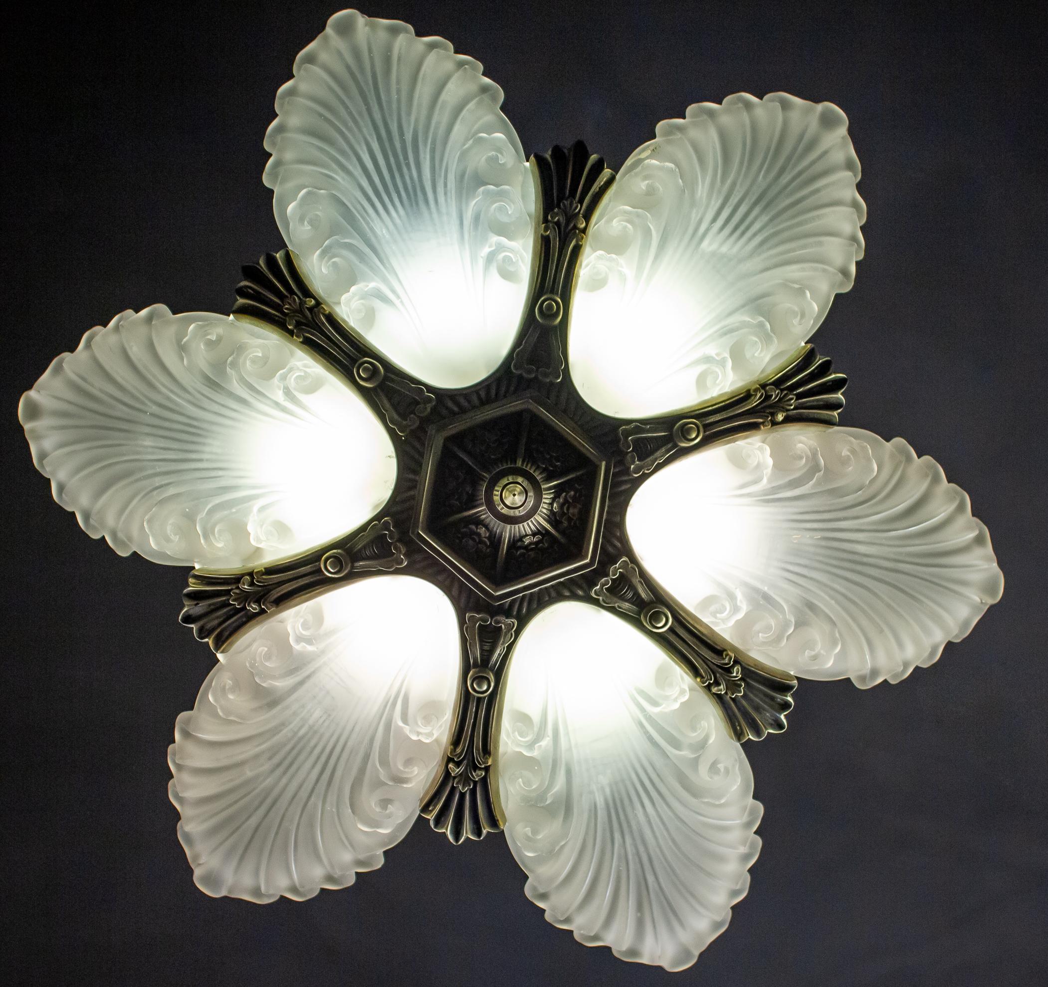 French Art Deco Chandelier, 1930 In Excellent Condition In Rome, IT