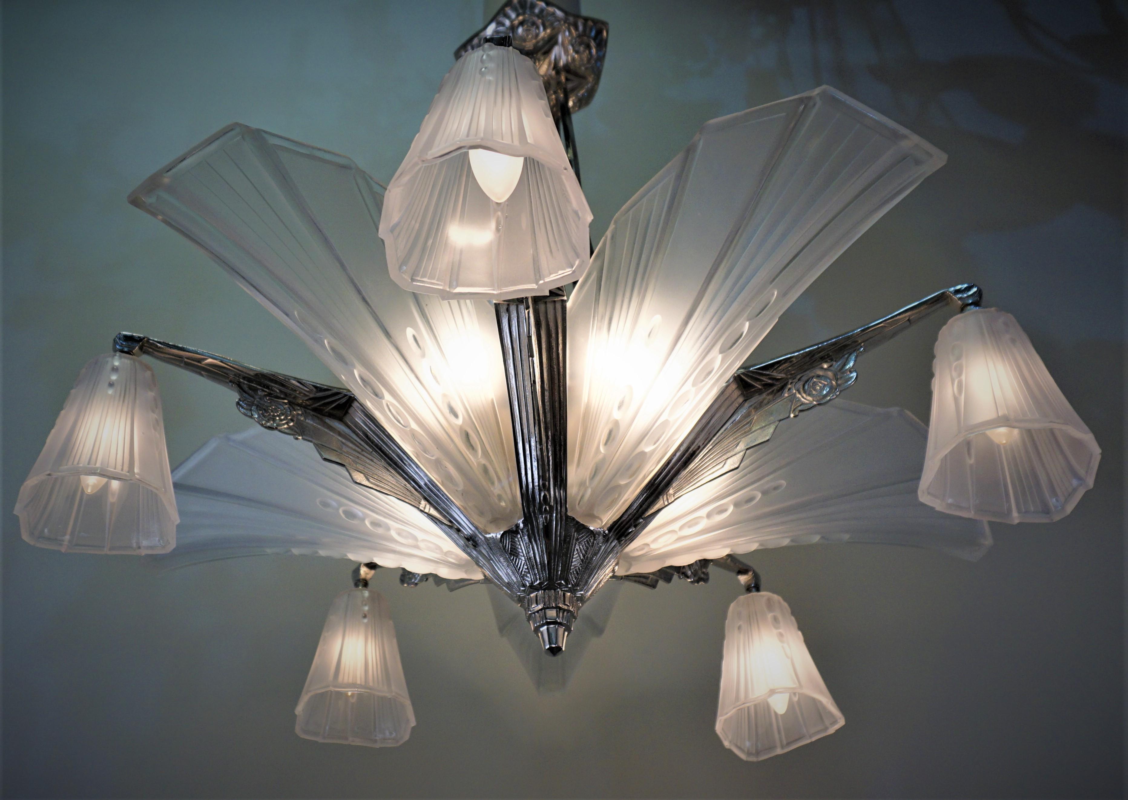 Early 20th Century Pair of French Art Deco Chandeliers by Atelier E.J.G