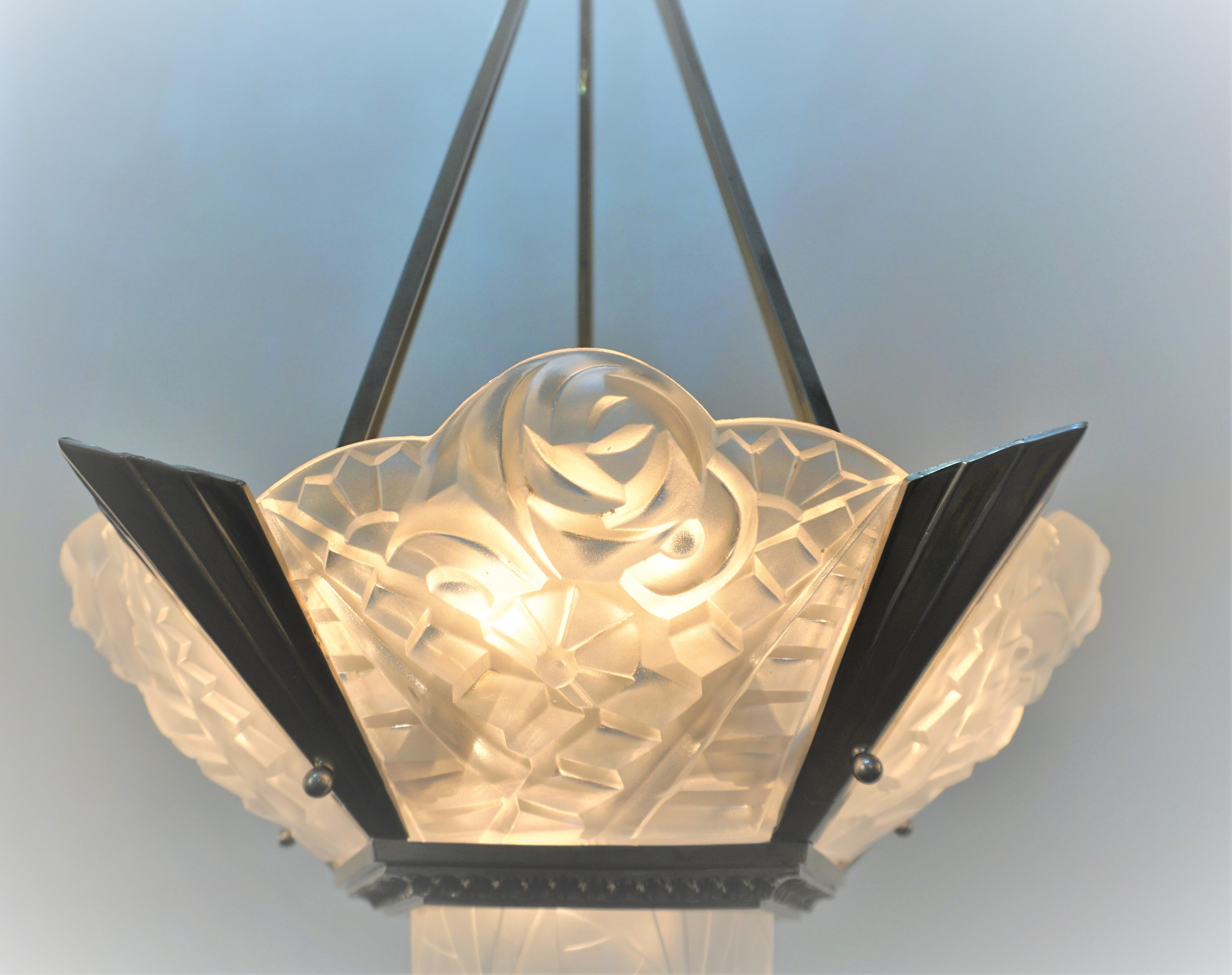 French Art Deco Chandelier by Charles Degue In Good Condition For Sale In Fairfax, VA