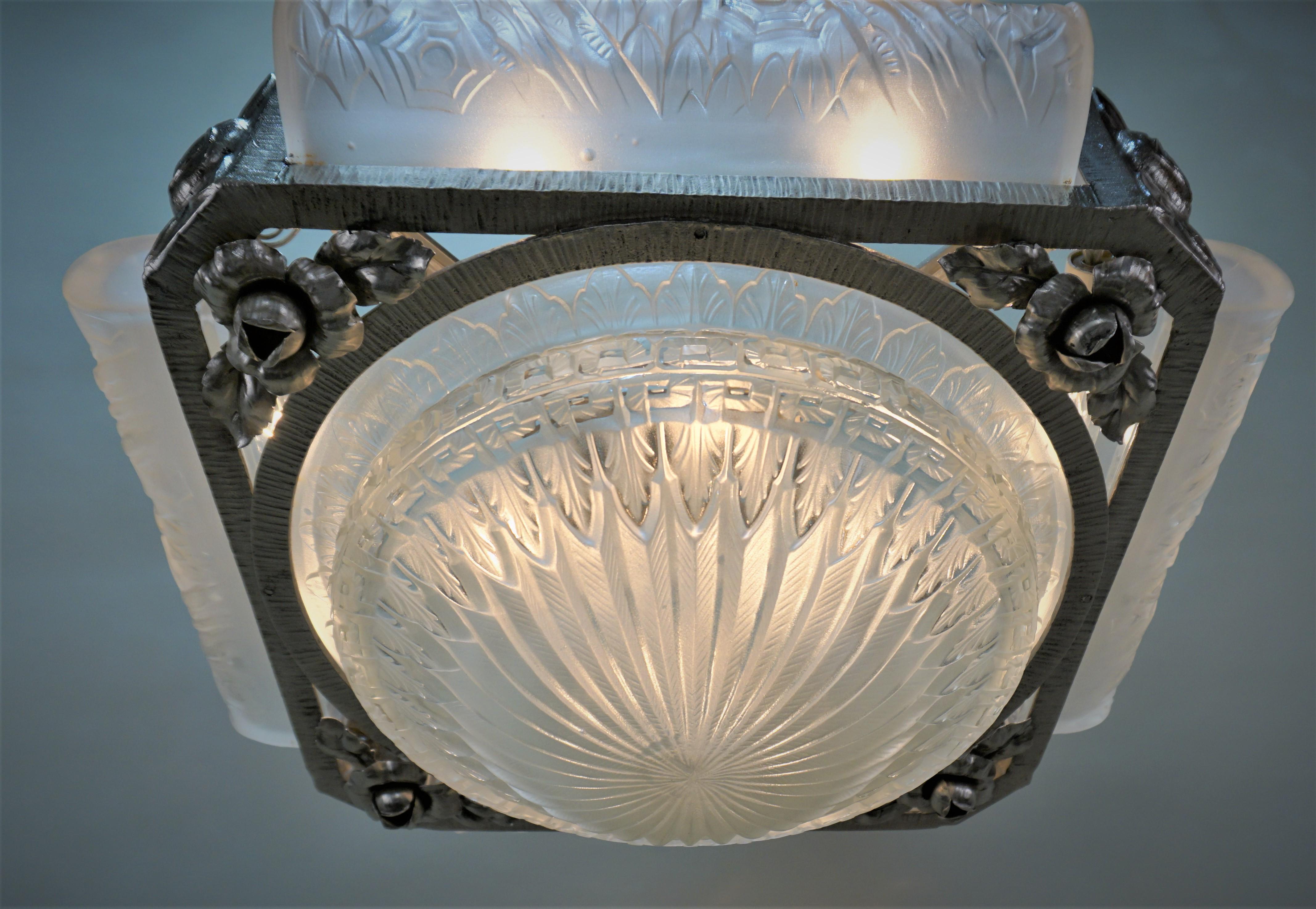 Französischer Art-déco-Kronleuchter von Charles Schneider 3