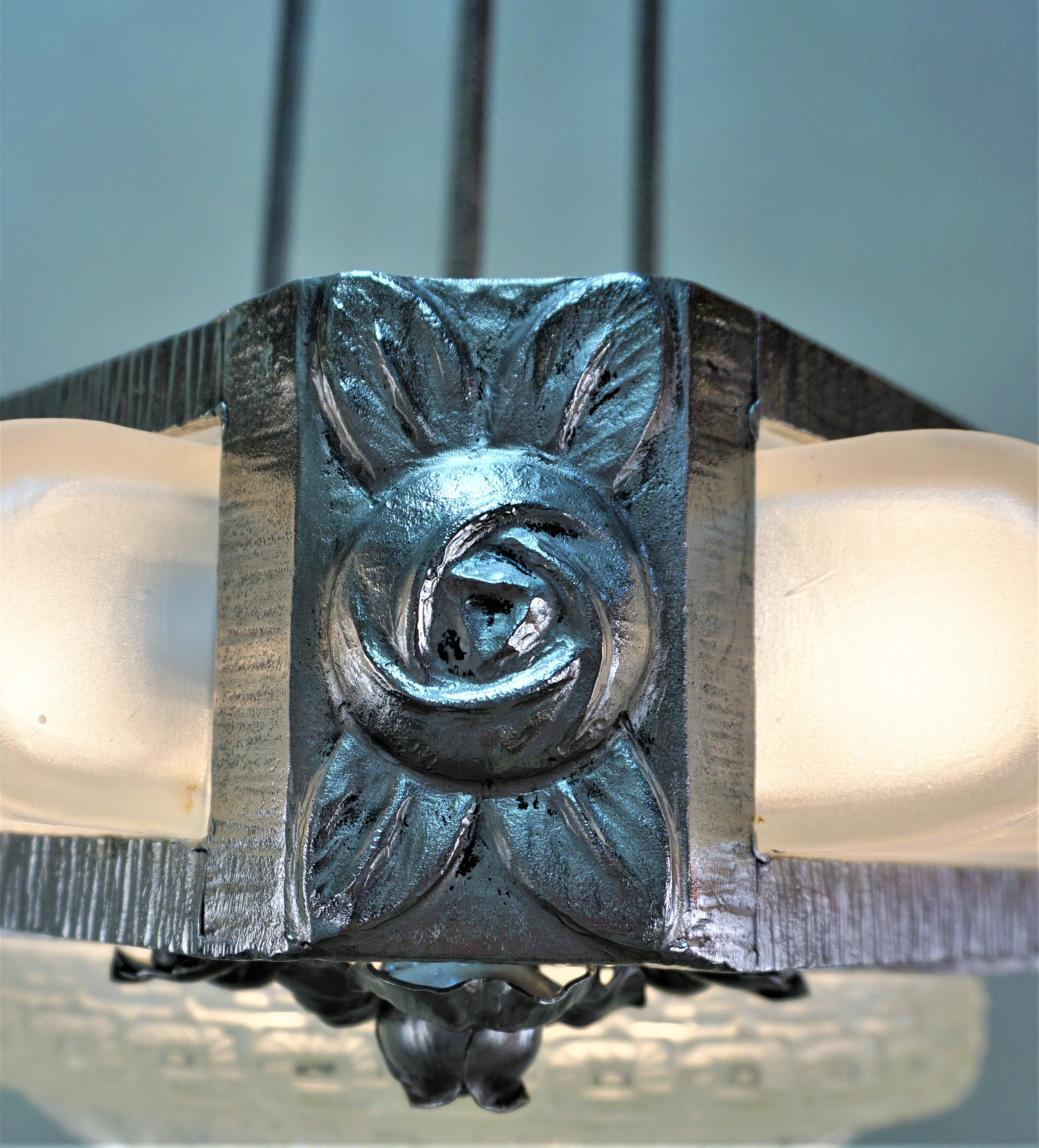 Französischer Art-déco-Kronleuchter von Charles Schneider (Beschichtet)