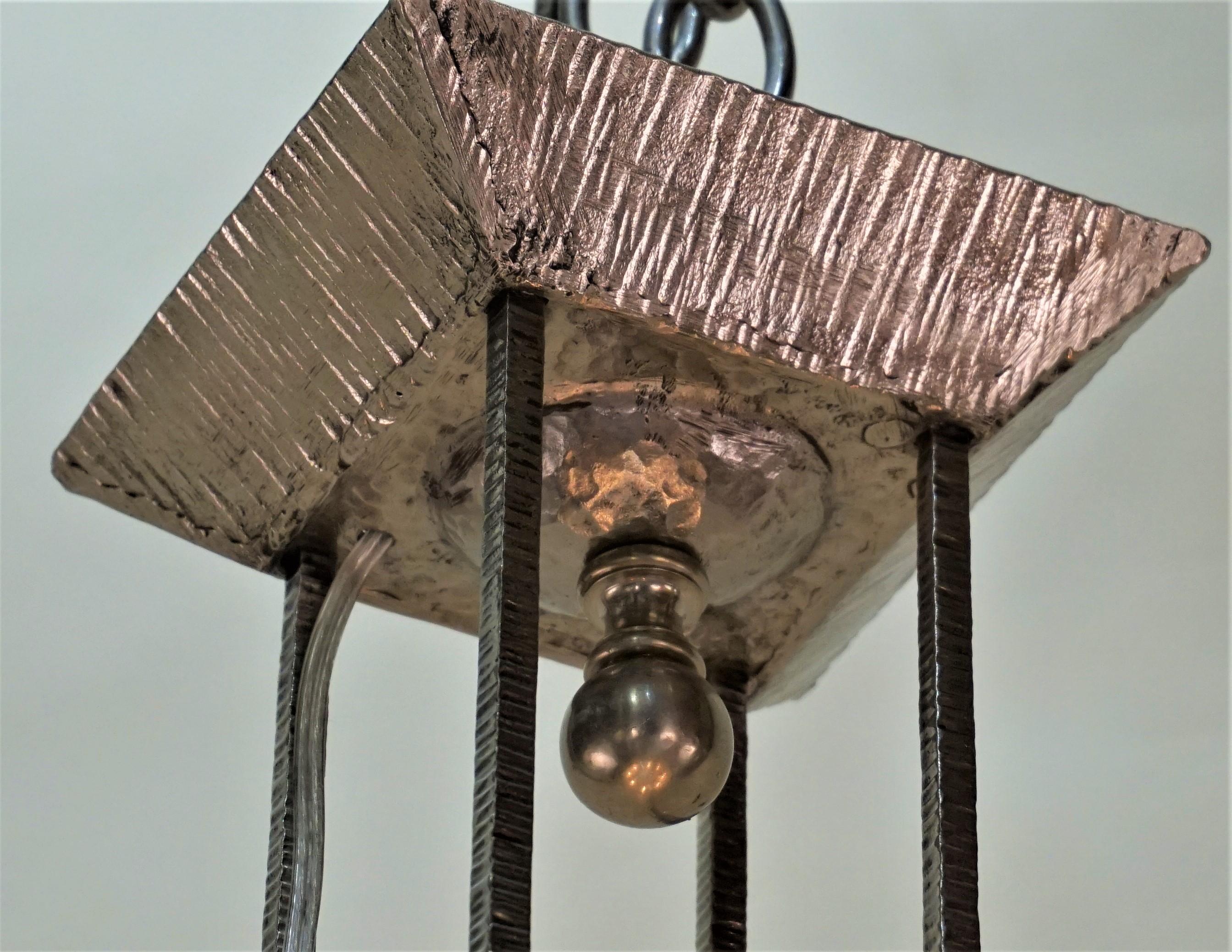 Französischer Art-déco-Kronleuchter von Charles Schneider im Zustand „Gut“ in Fairfax, VA
