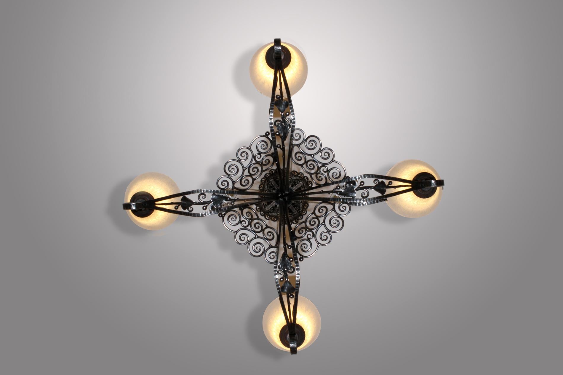 French Art Deco chandelier by Daum and Edgar Brandt  For Sale 1
