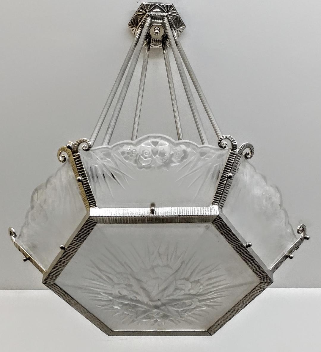 
French Art Deco chandelier by the French artist 