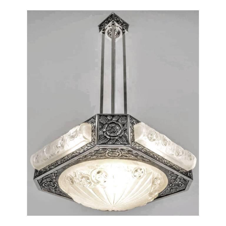 French Art Deco Chandelier by Degue In Excellent Condition For Sale In Long Island City, NY