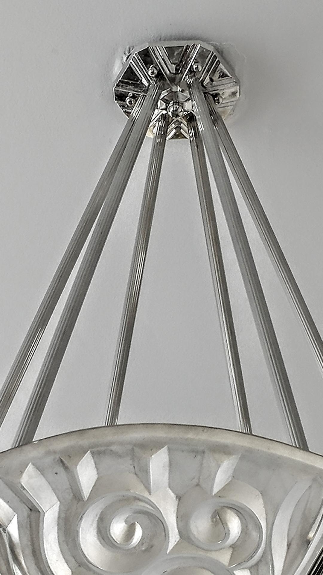 French Art Deco Pendant Chandelier by Degue In Excellent Condition For Sale In Long Island City, NY