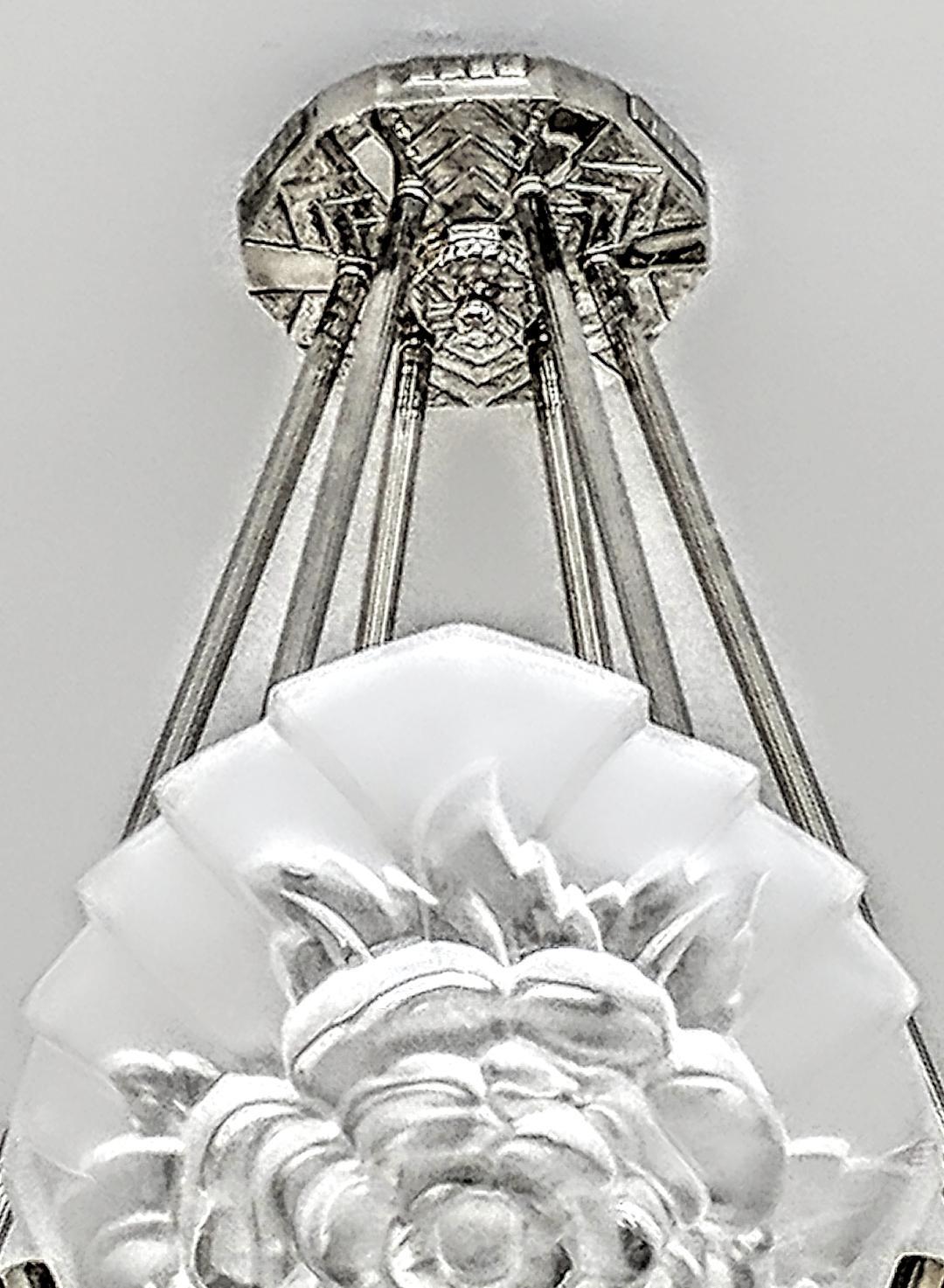 French Art Deco Chandelier signed Degue In Excellent Condition For Sale In Long Island City, NY