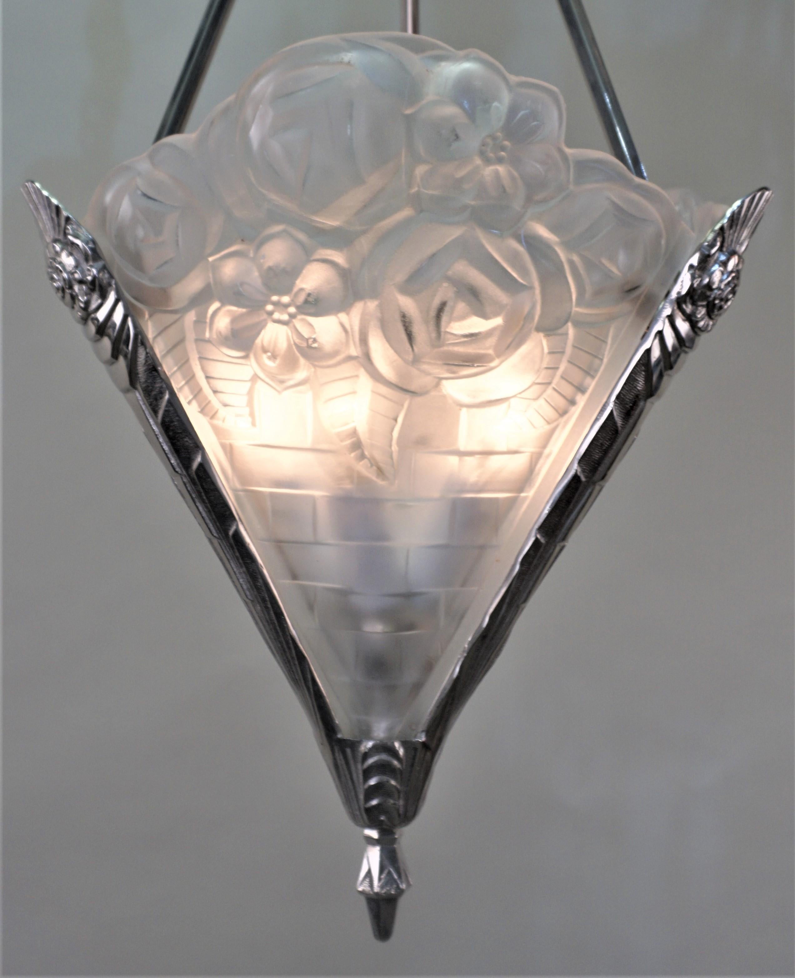 Mid-20th Century French Art Deco Chandelier by Degue
