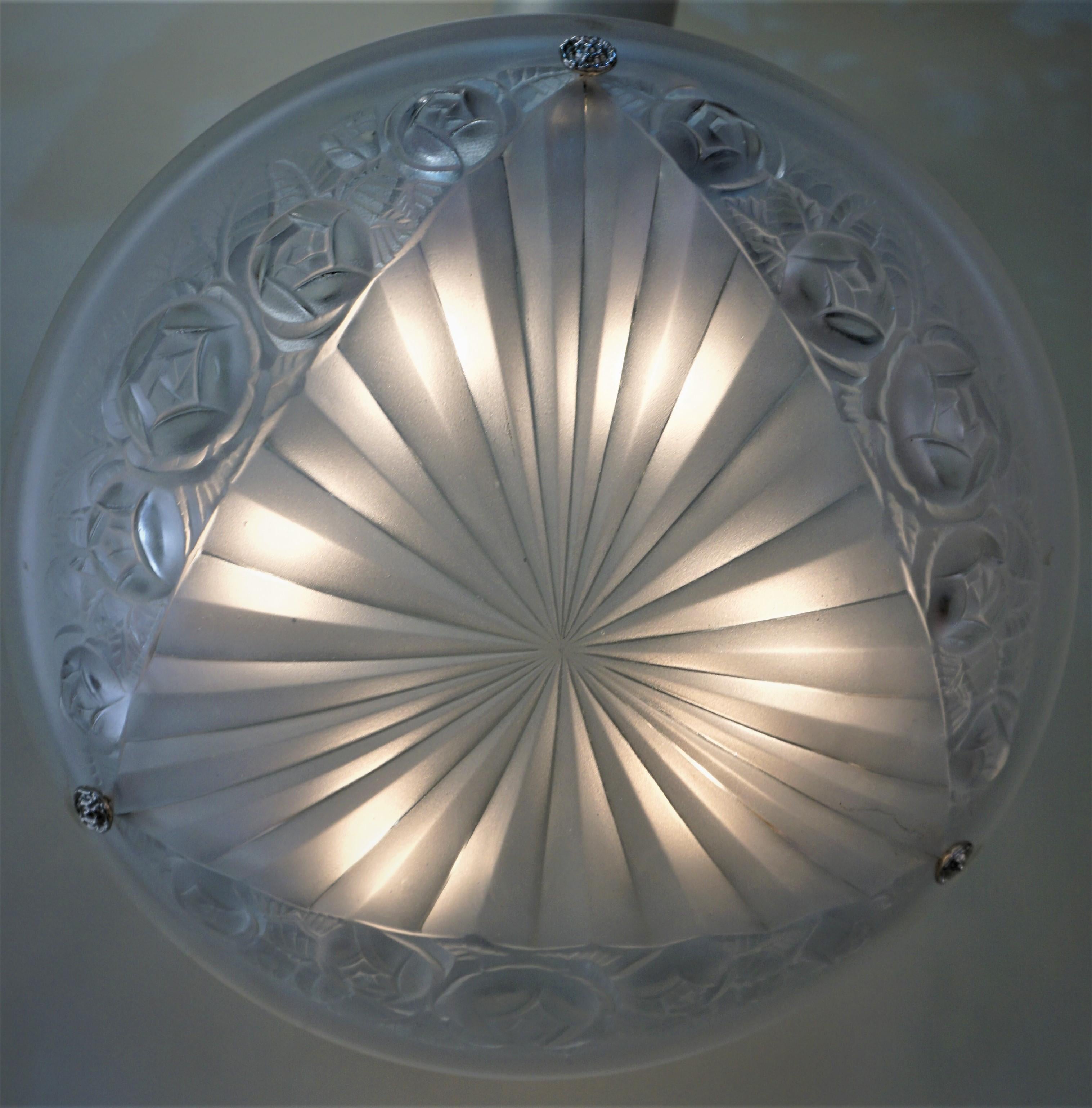 Mid-20th Century French Art Deco Chandelier by Degue