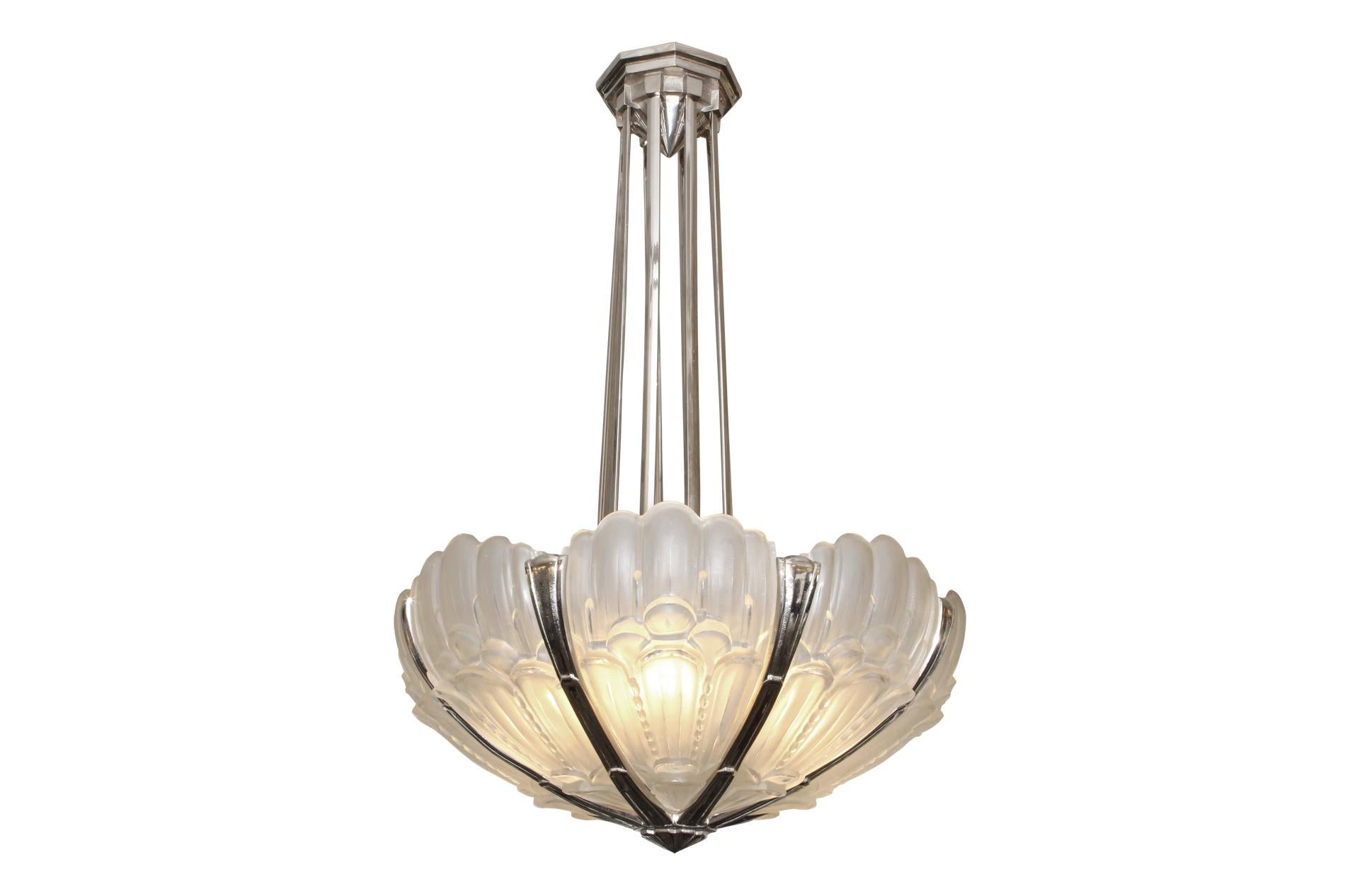 Art Déco Lampadario Art Deco francese di Des Hanots in vendita