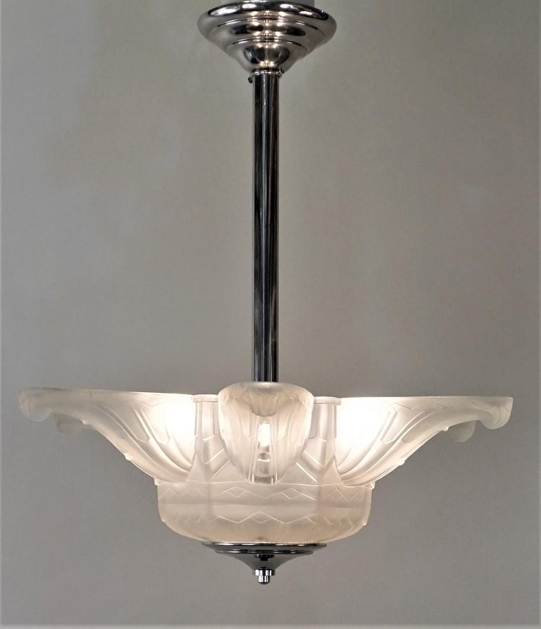 Mid-20th Century French Art Deco Chandelier by Des Hanots