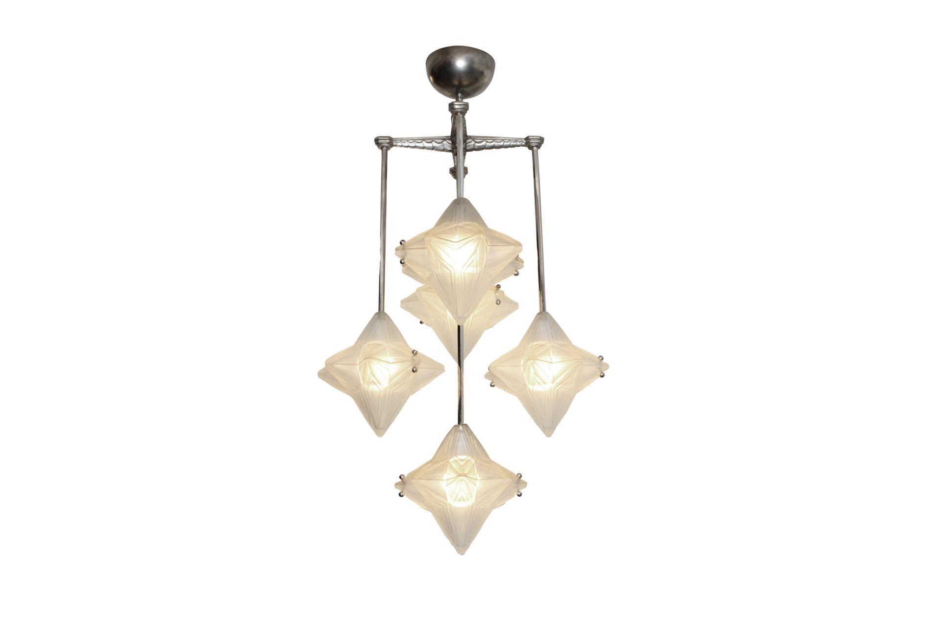 French Art Deco chandelier by Genet & Michon  In Good Condition For Sale In SAINT-OUEN-SUR-SEINE, FR