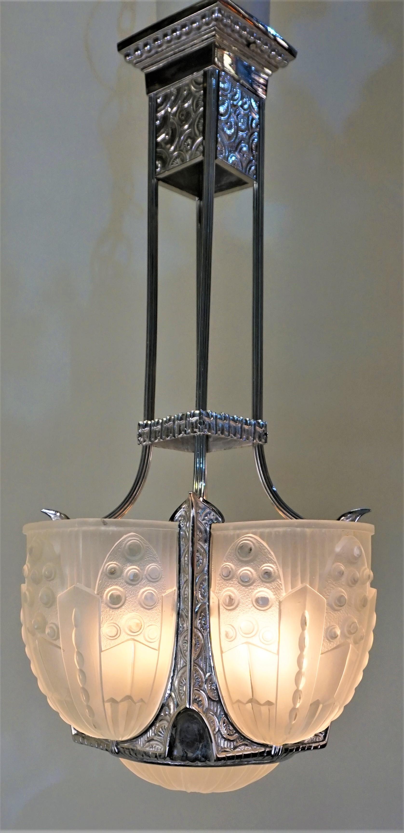 French Art Deco Chandelier by Georges Leleu In Good Condition For Sale In Fairfax, VA