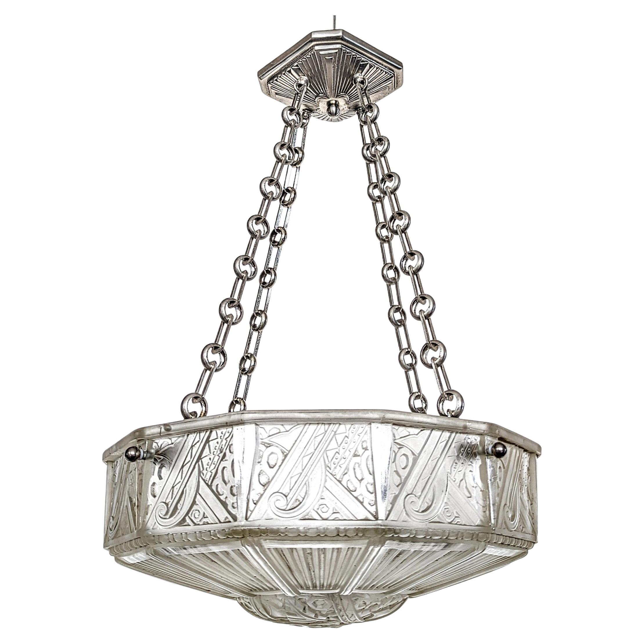 20th Century French Art Deco Chandelier by Hettier Vincent For Sale