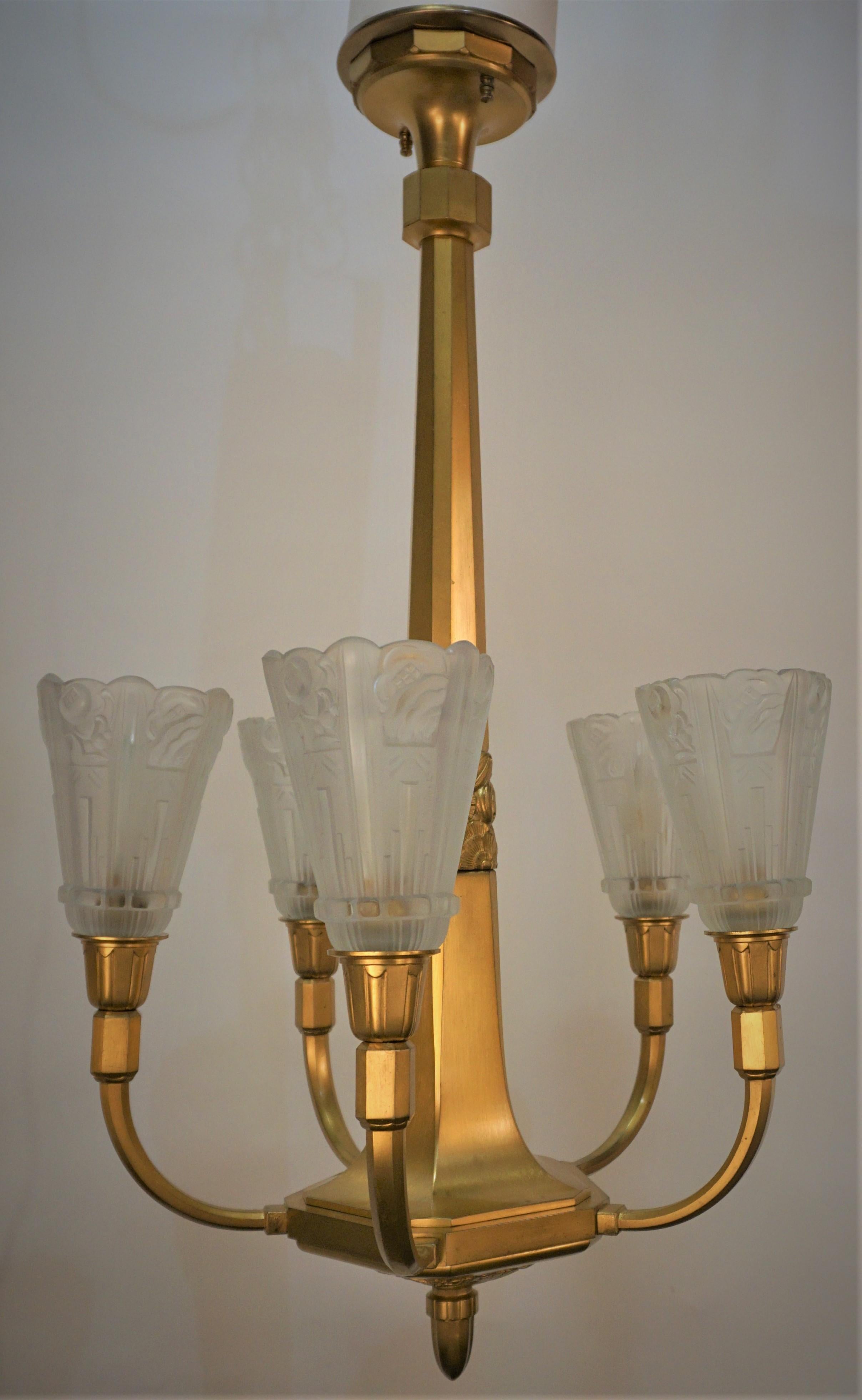 French Art Deco Chandelier by J Robert For Sale 5