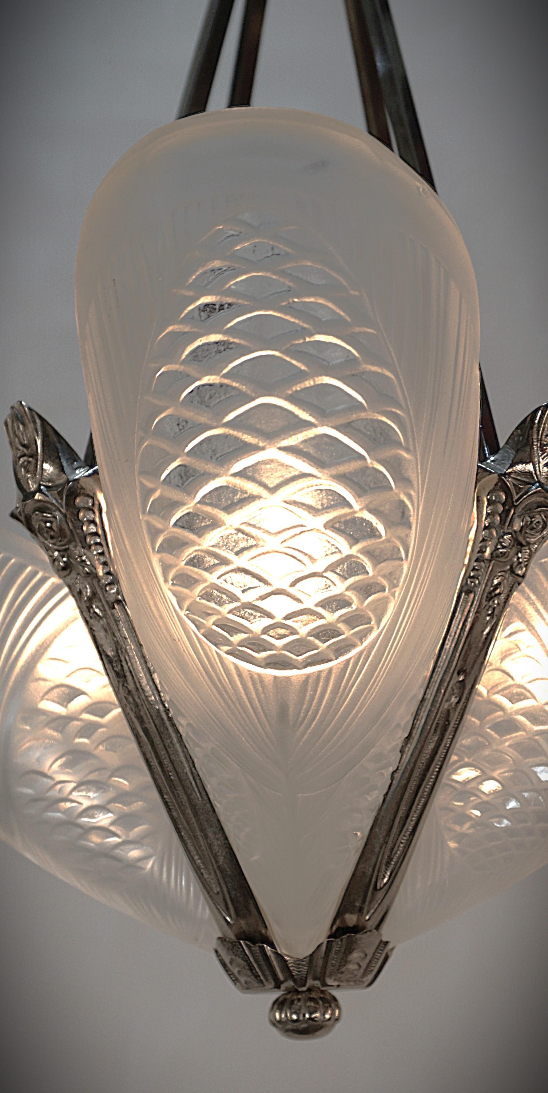 Mid-20th Century French Art Deco Chandelier by Jean Noverdy