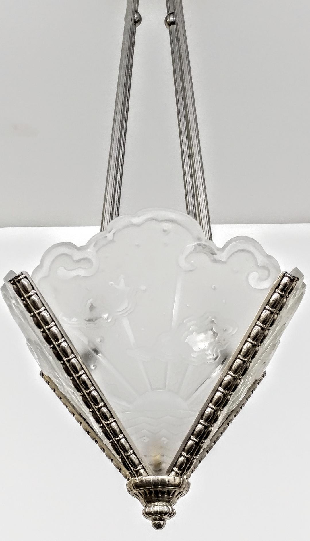 French Art Deco Pendant Chandelier signed by Muller Ferers In Excellent Condition For Sale In Long Island City, NY