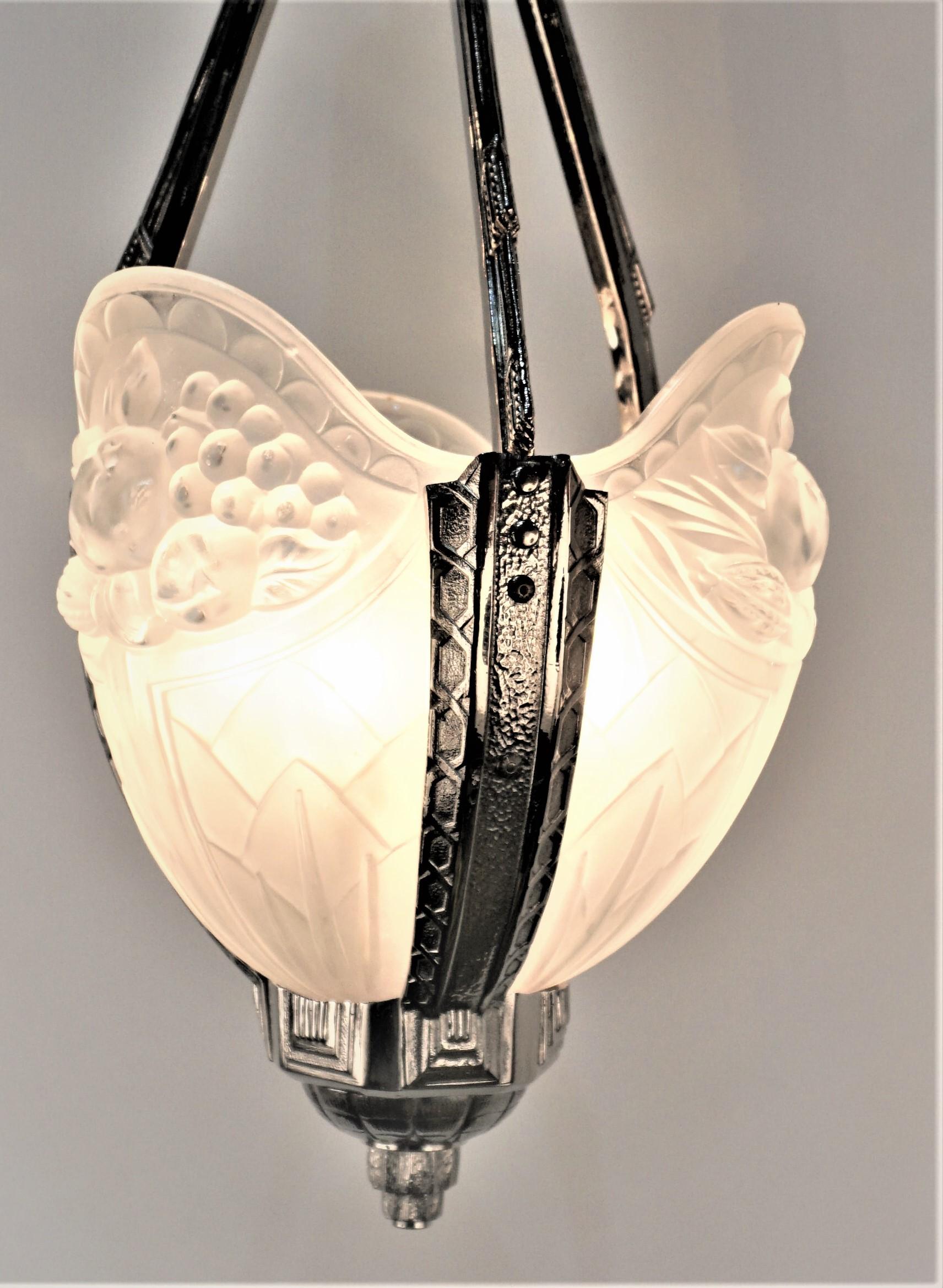 Glass French Art Deco chandelier by Pierre Gilles For Sale