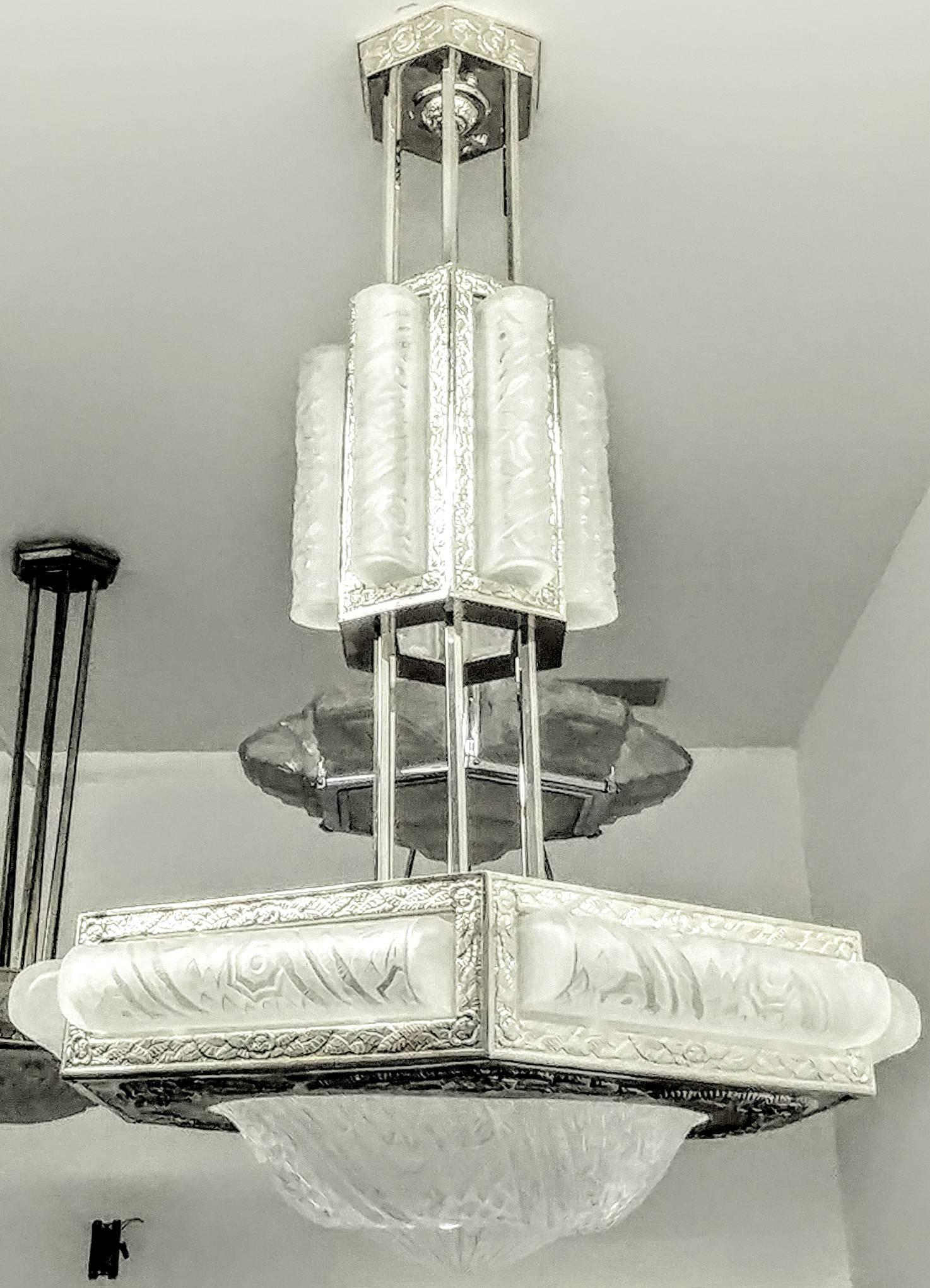 French Art Deco Chandelier by Schneider In Good Condition For Sale In Long Island City, NY