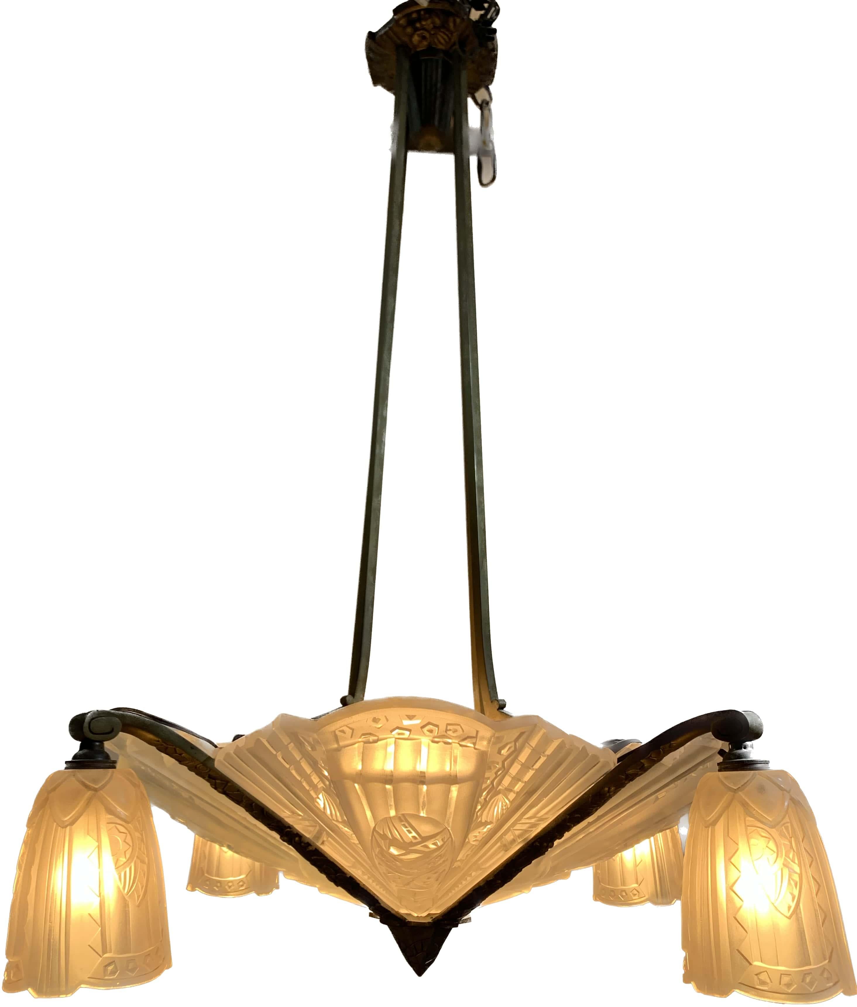 Mid-20th Century French Art Deco Chandelier circa 1930 Signed Frontisi For Sale