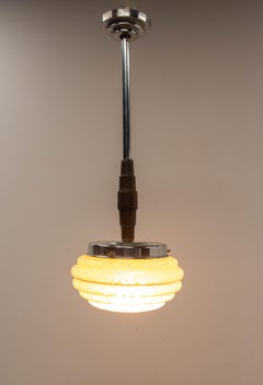 Plafonnier Art Déco français Ezan Molded Clichy Glass, C 1940