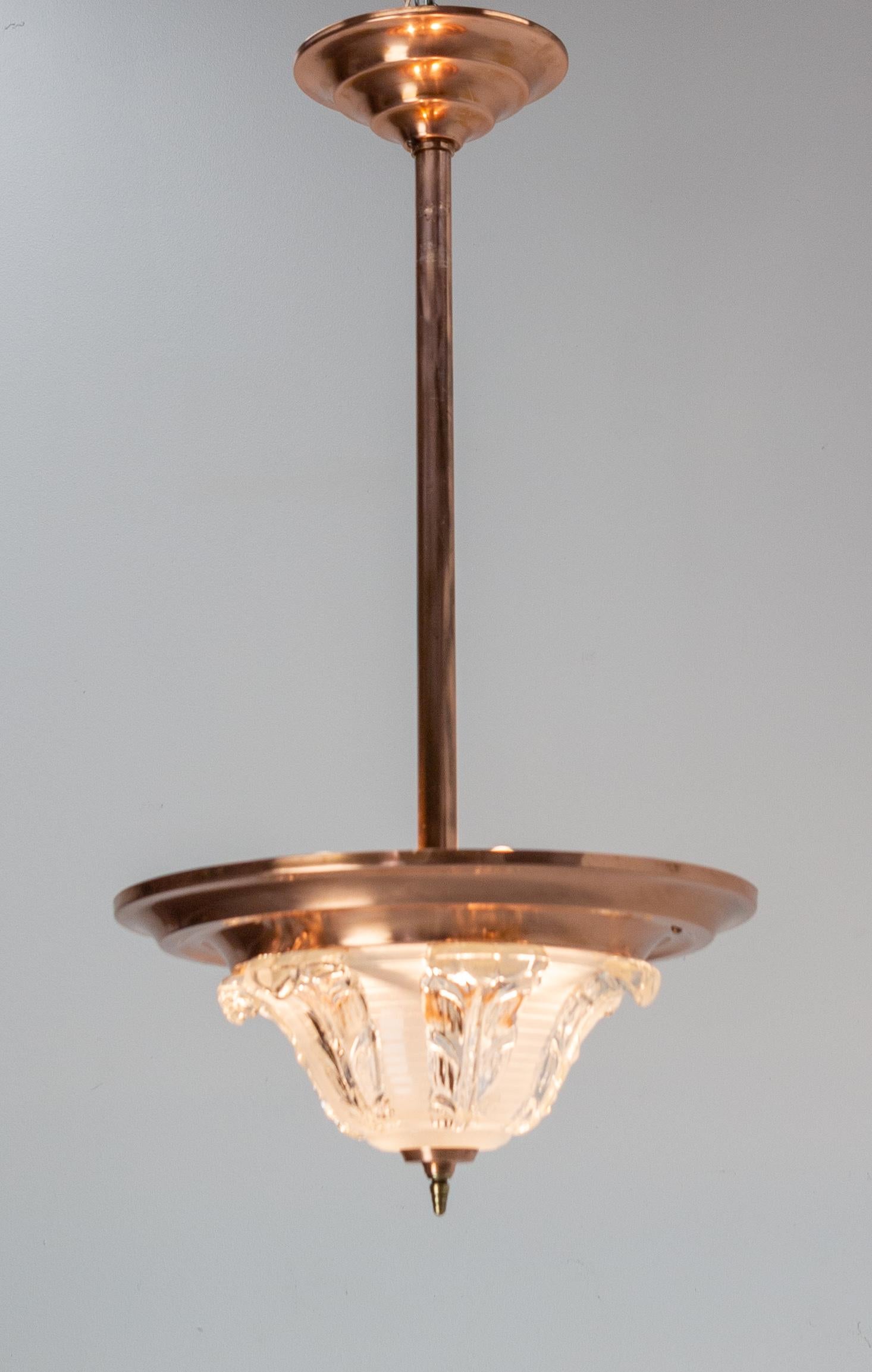 French Art Deco Chandelier Ezan Molded Glass & Copper Ceiling Pendant, C 1940 In Good Condition In Labrit, Landes