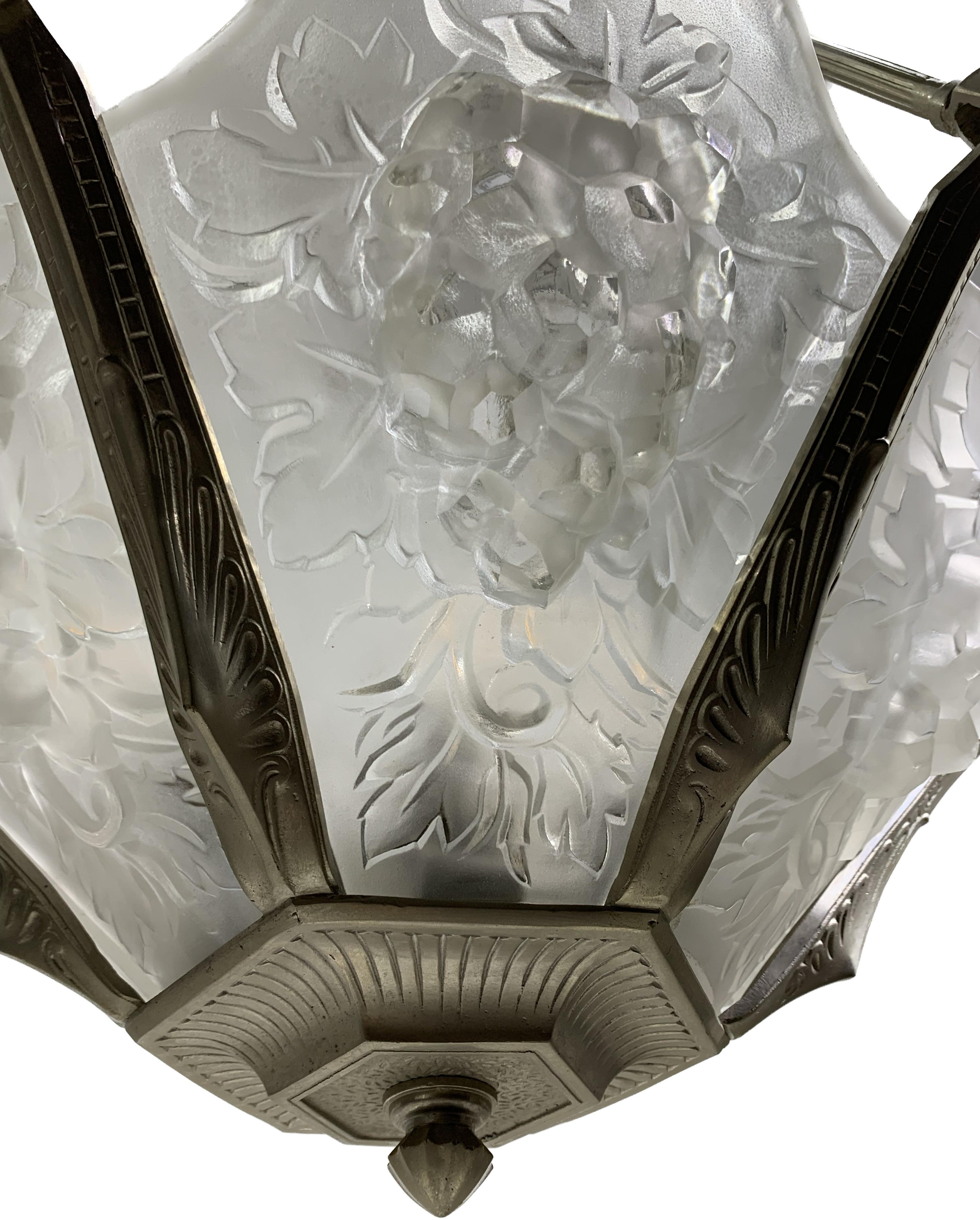 French Art Deco Chandelier in Lorrain Press Molded Glass For Sale 6