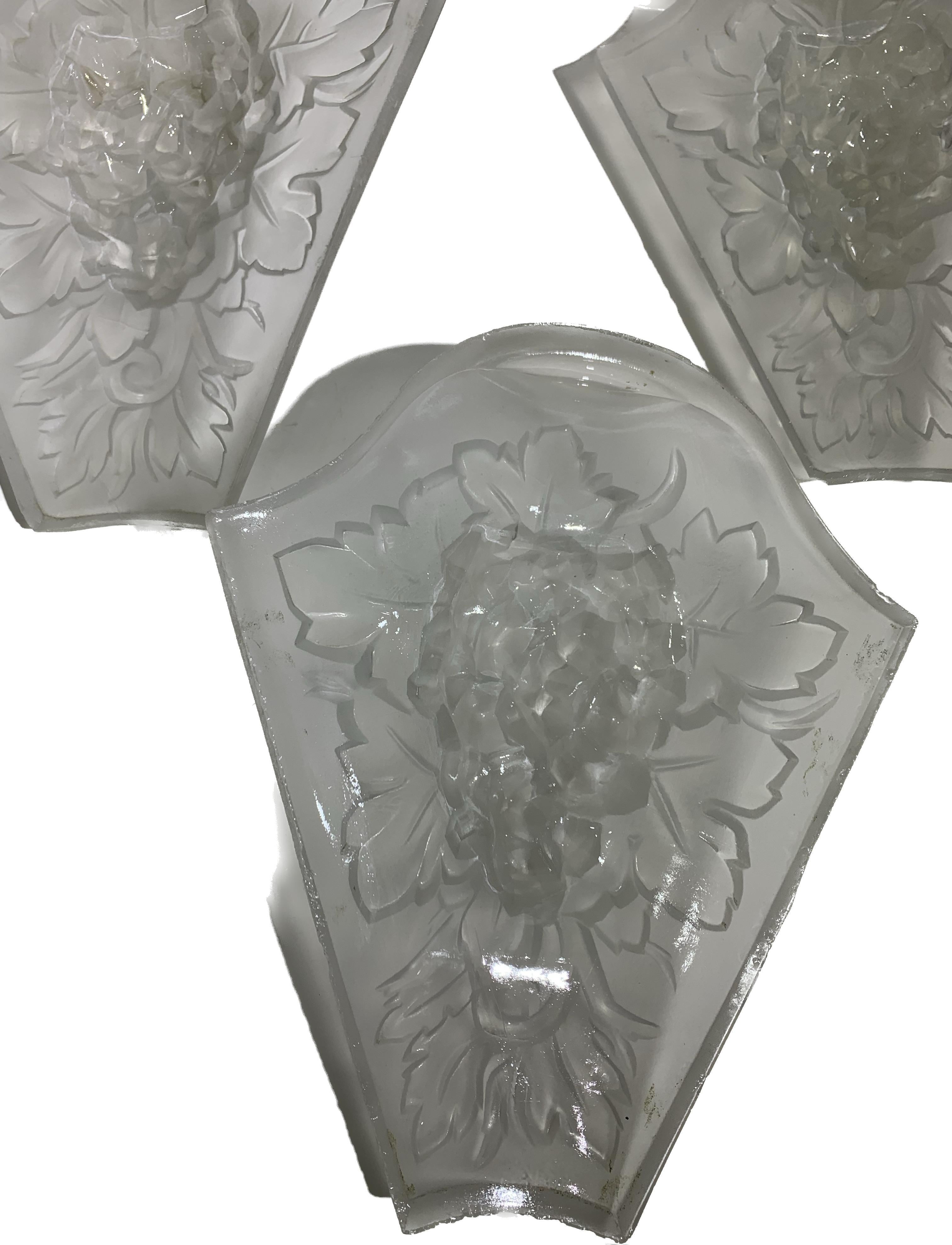 French Art Deco Chandelier in Lorrain Press Molded Glass For Sale 2
