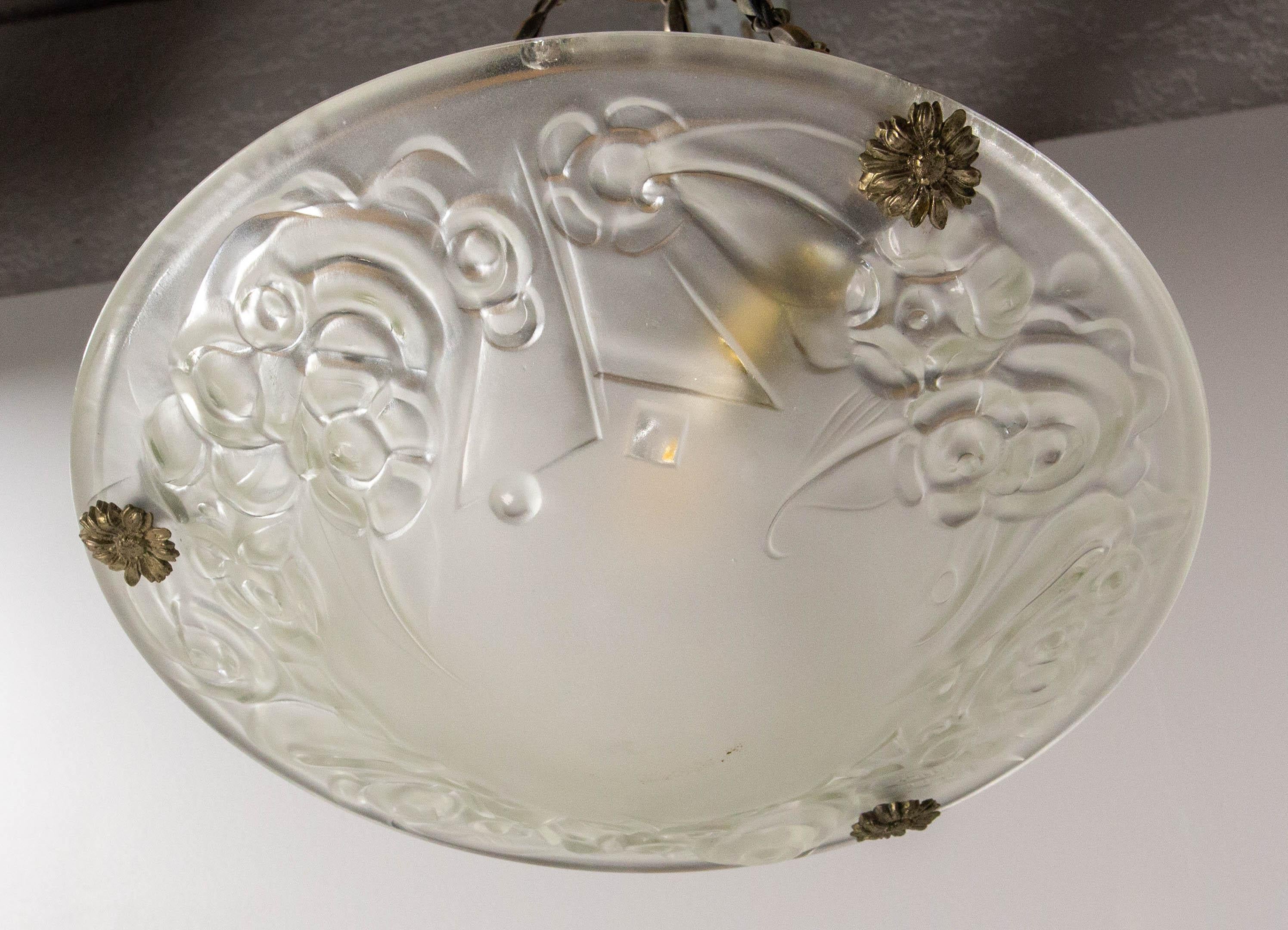 Mid-20th Century French Art Deco Chandelier Frozen Glass & Aluminium Ceiling Pendant, circa 1930 For Sale