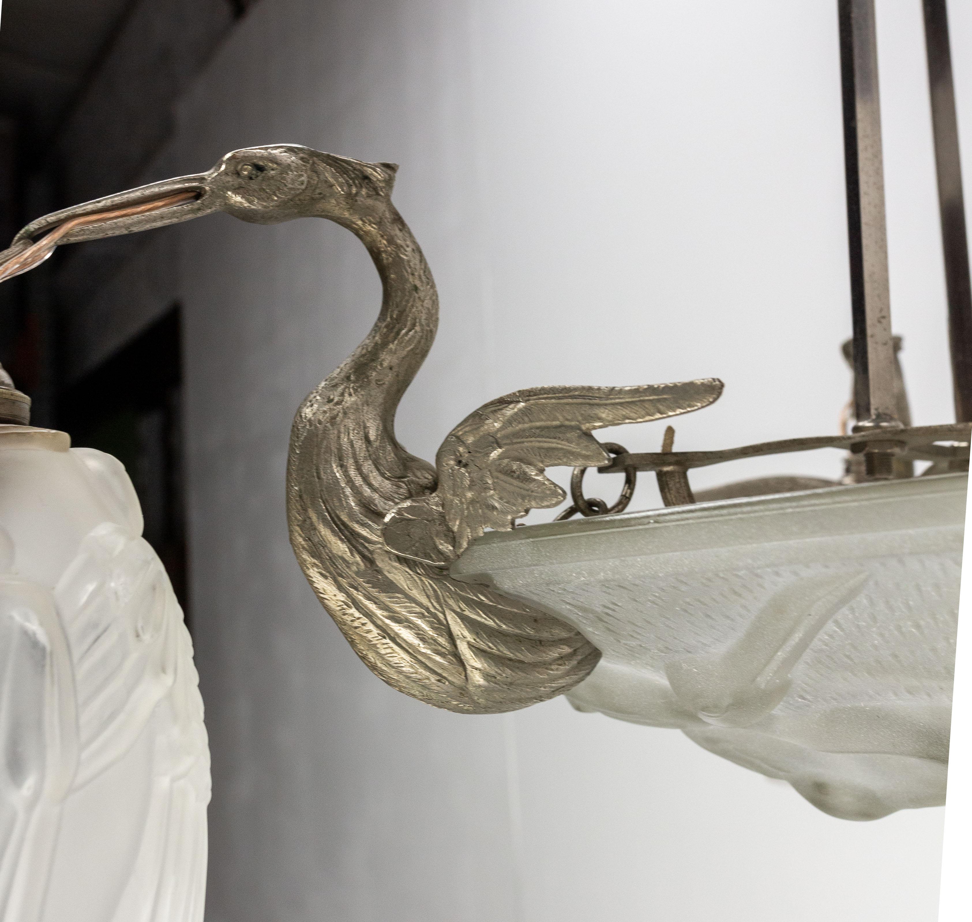 Lustre Art Déco français en verre et chrome avec suspension de plafond Herons, vers 1930 Bon état - En vente à Labrit, Landes