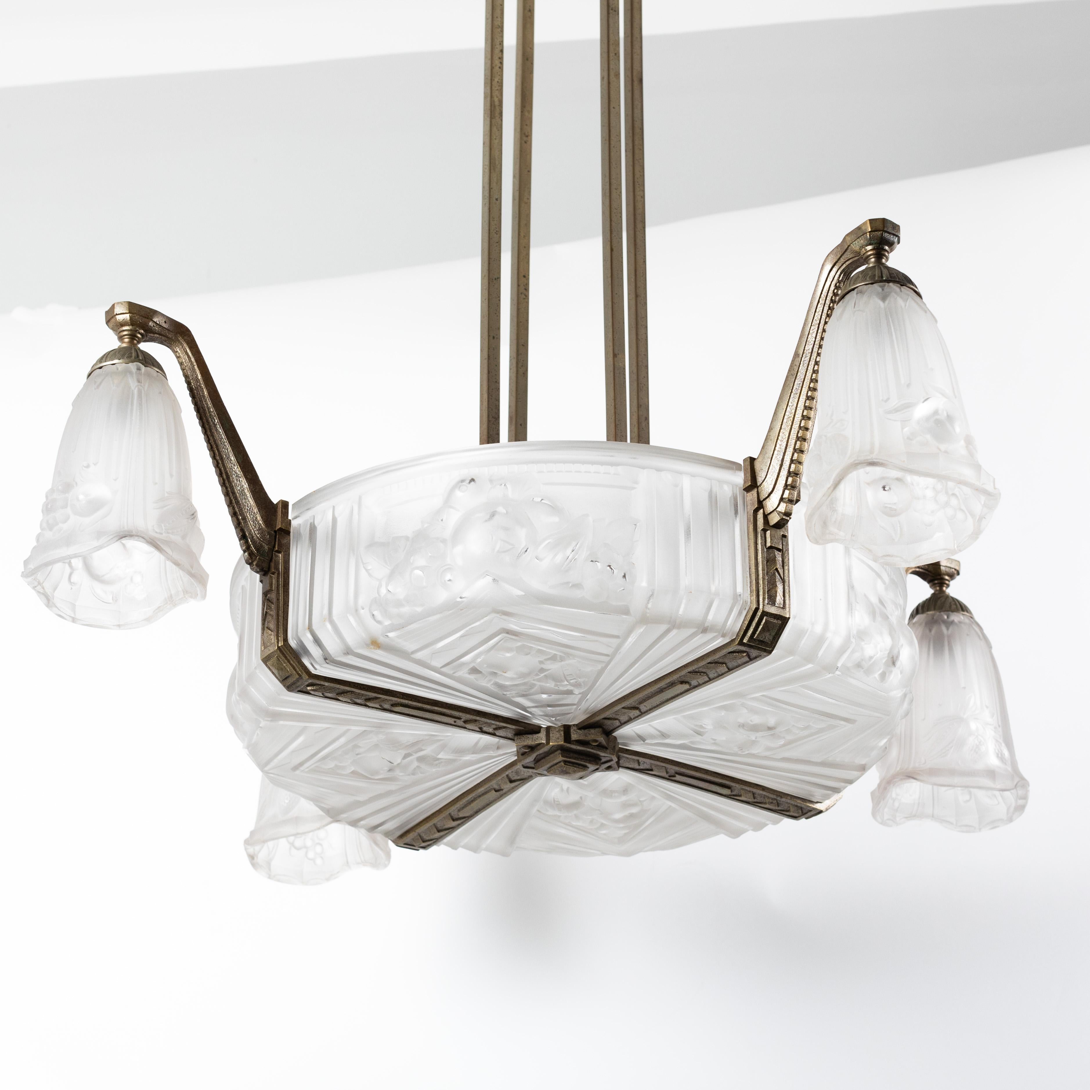 Metalwork French Art Déco chandelier Pressed Glass and Cast Iron by Pierre Gilles 1925 For Sale