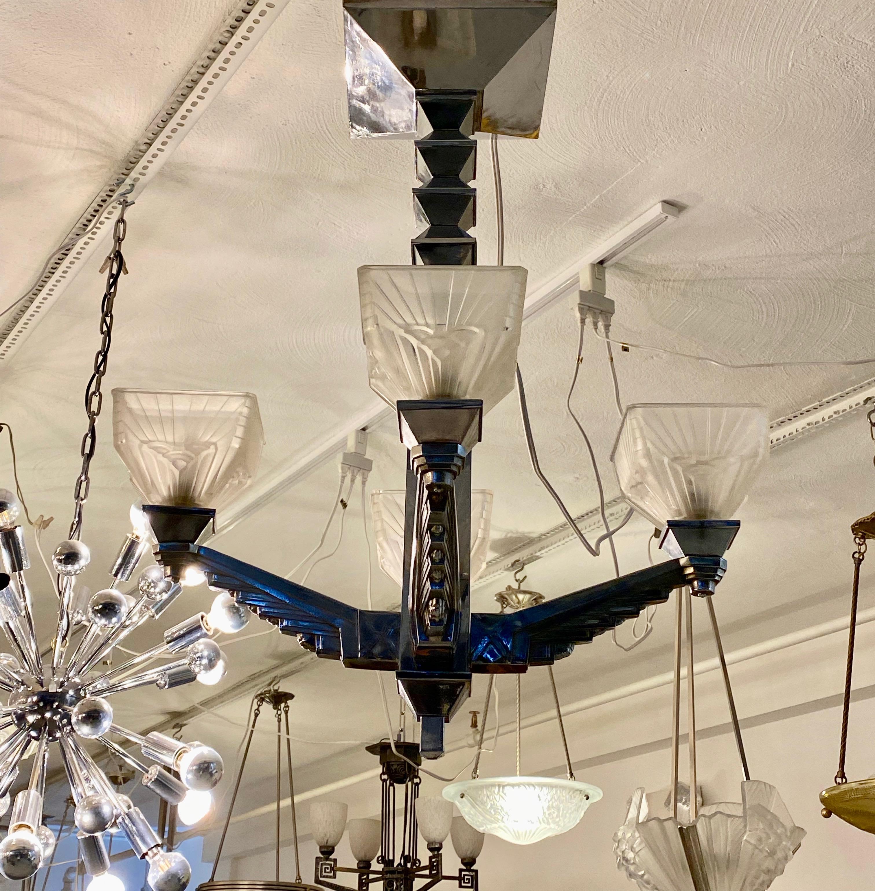 French Art Deco Chandelier Signed by Charles Schneider In Good Condition For Sale In North Bergen, NJ
