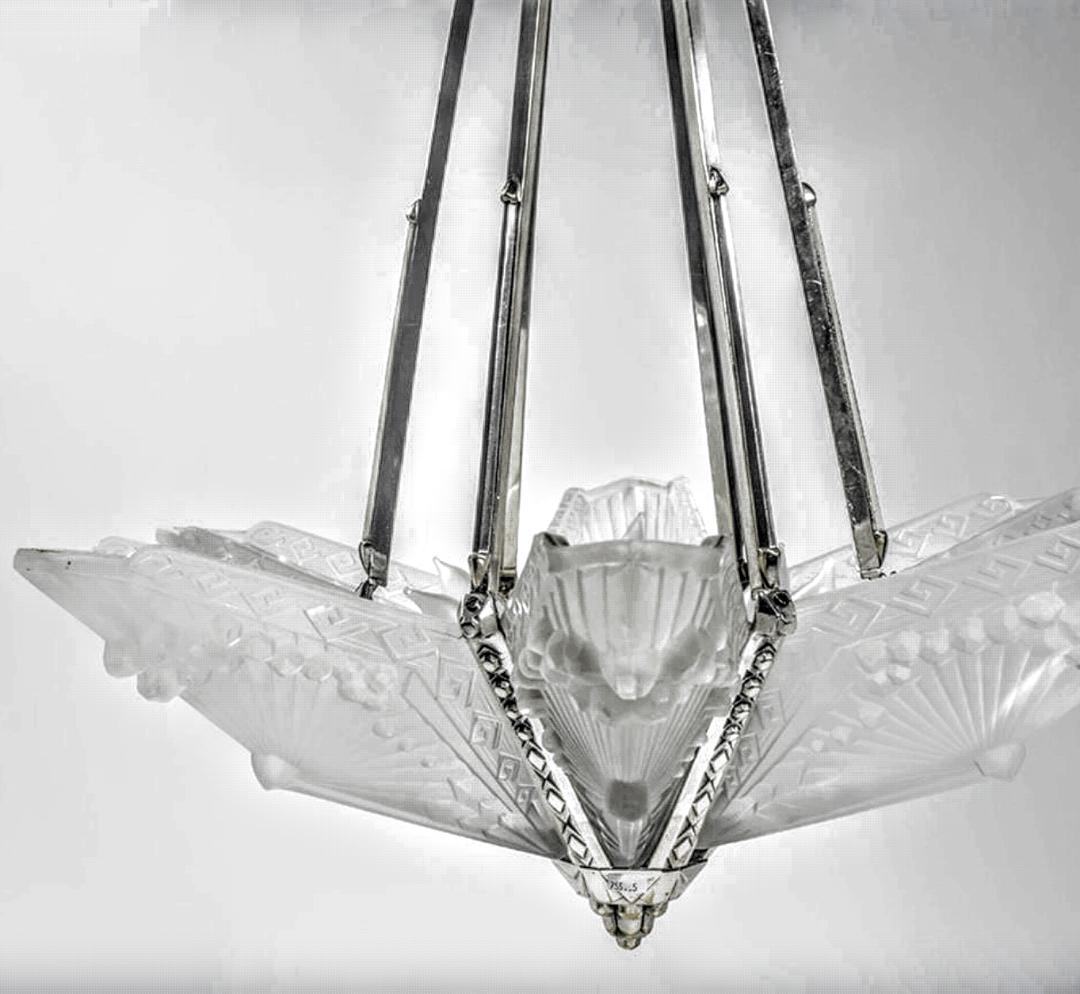 French Art Deco Pendant Chandelier Signed by Charles Schneider In Excellent Condition For Sale In Long Island City, NY