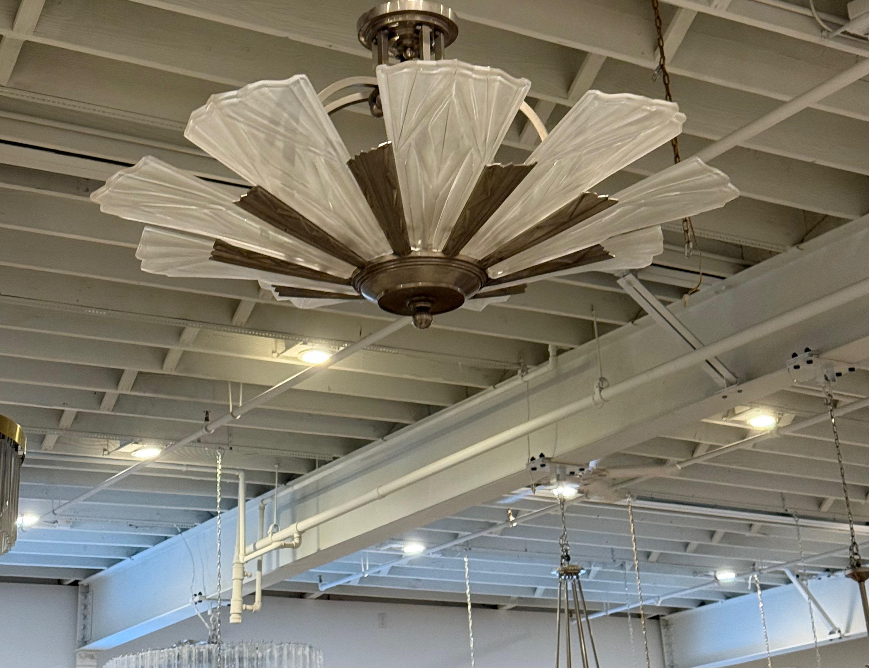 French Art Deco Chandelier Signed by Degue In Good Condition For Sale In North Bergen, NJ