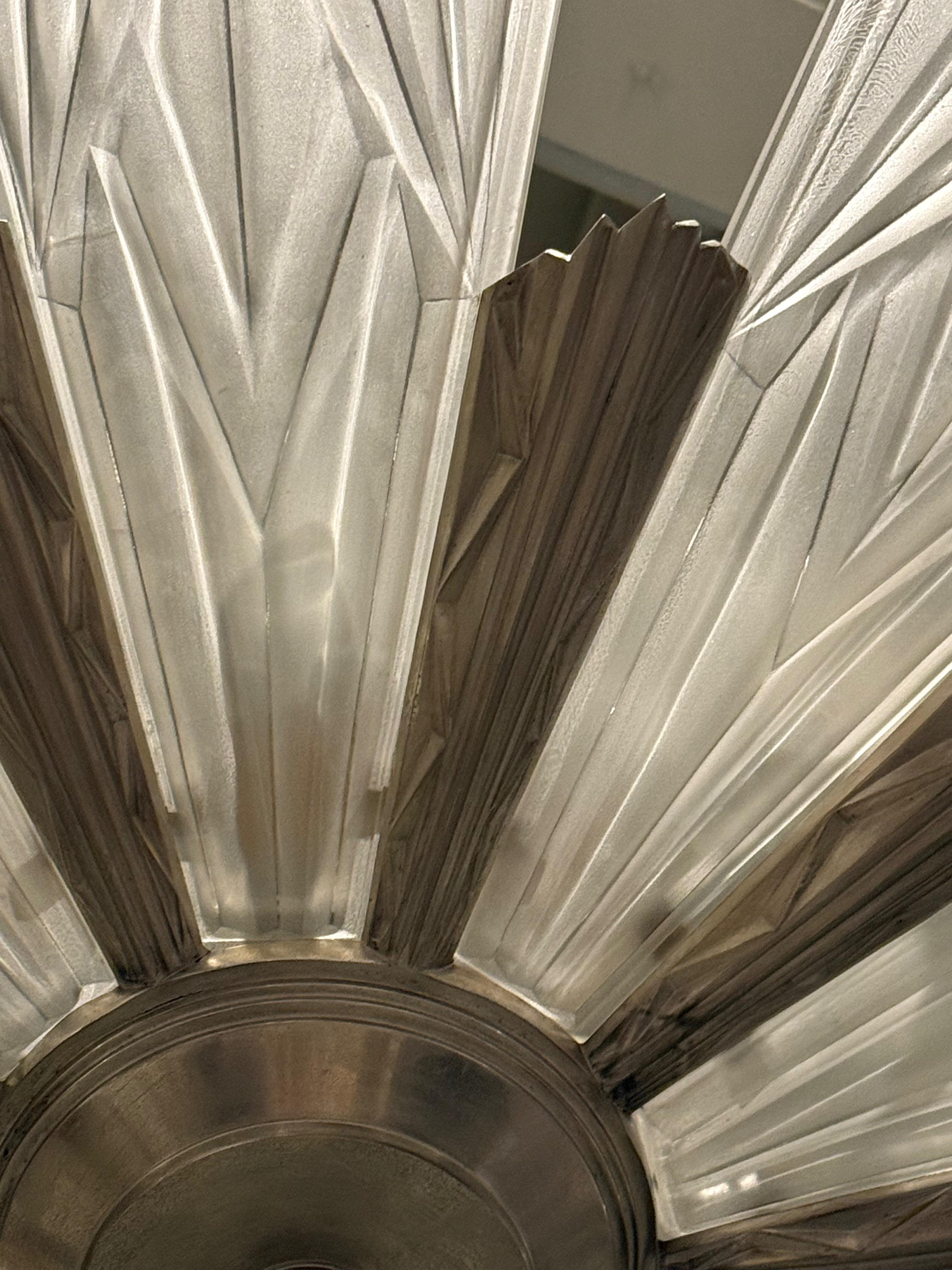 French Art Deco Chandelier Signed by Degue For Sale 1