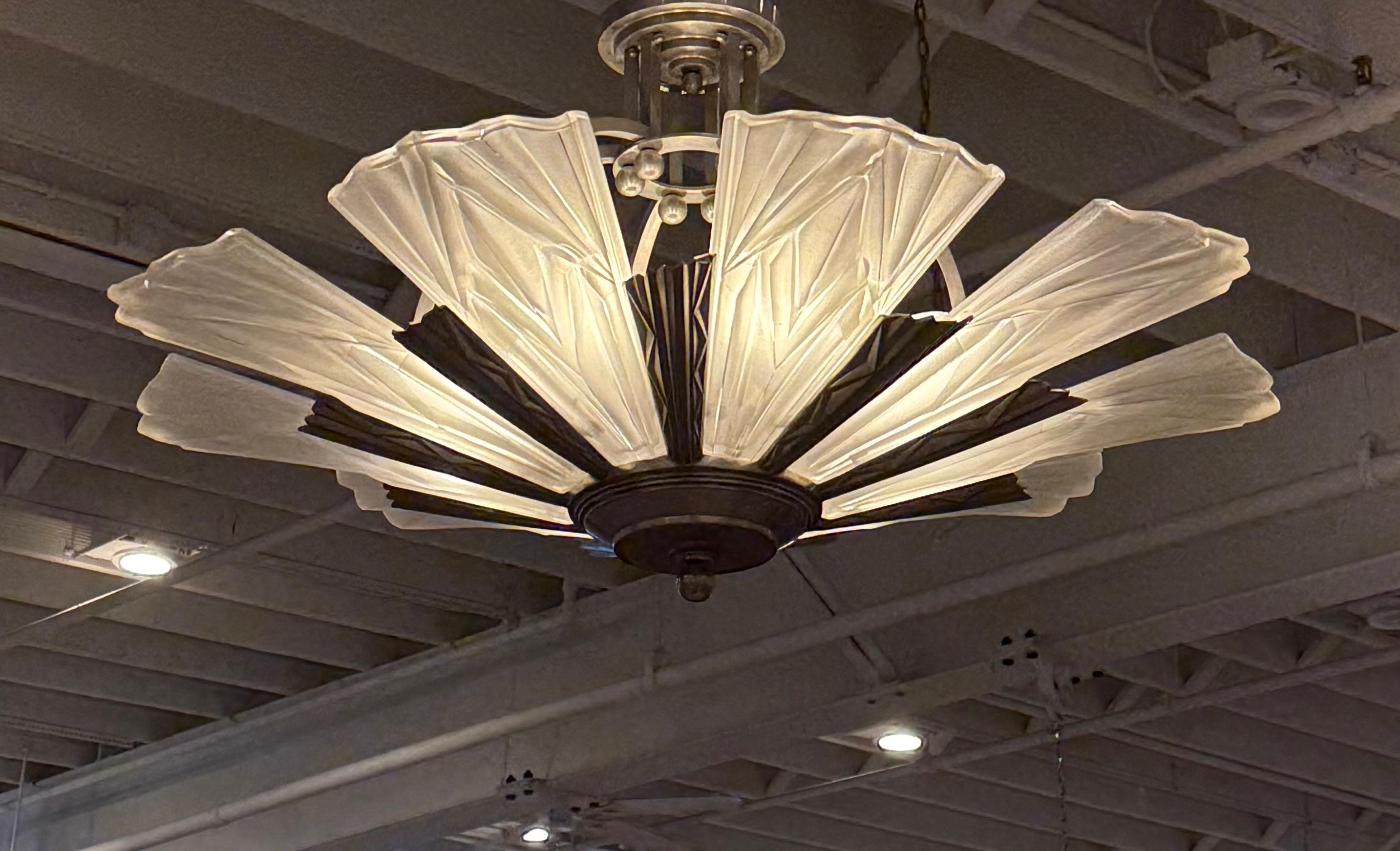 French Art Deco Chandelier Signed by Degue For Sale 4