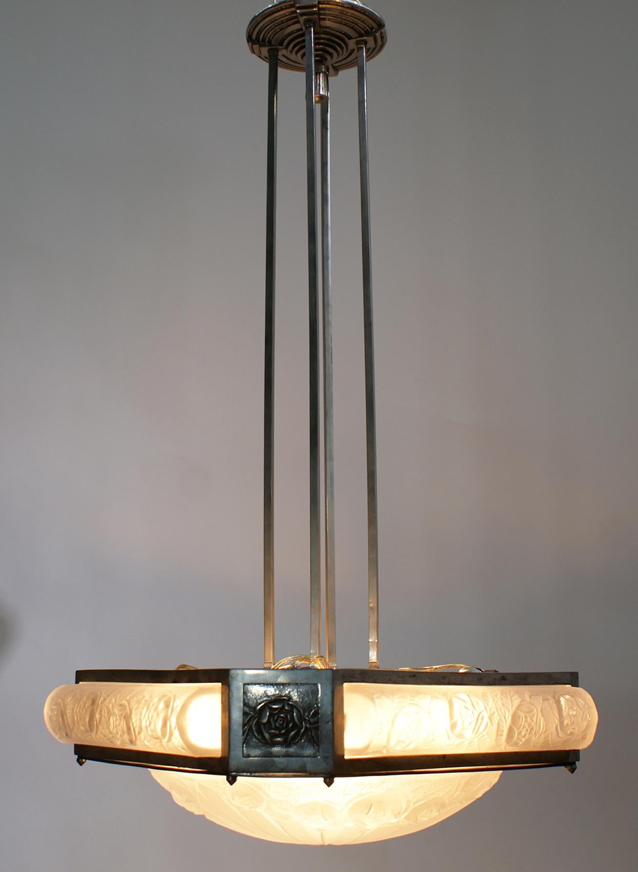 Frosted French Art Deco Chandelier Signed by Degué, France, circa 1930