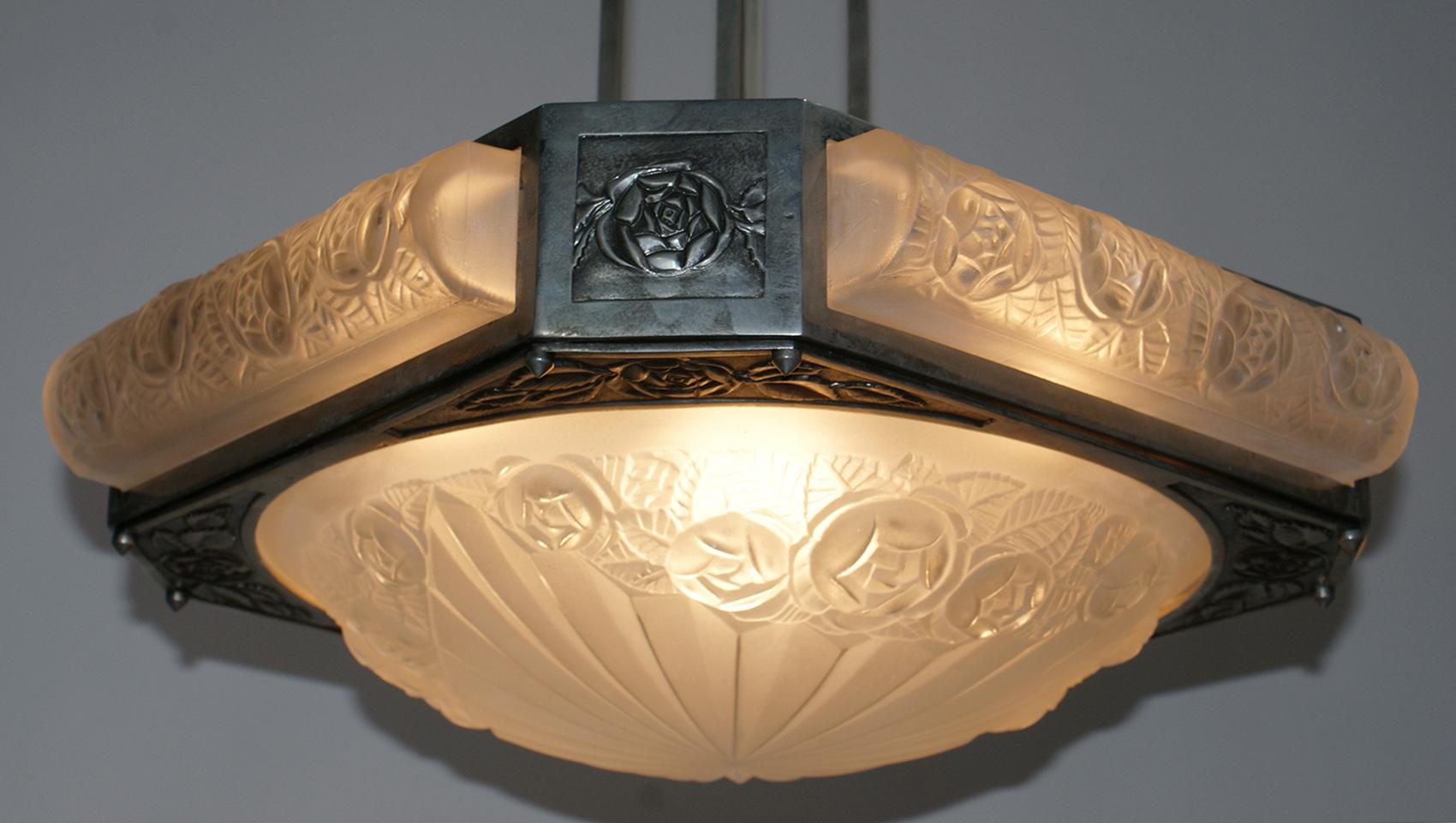 French Art Deco Chandelier Signed by Degué, France, circa 1930 In Good Condition In Beirut, LB