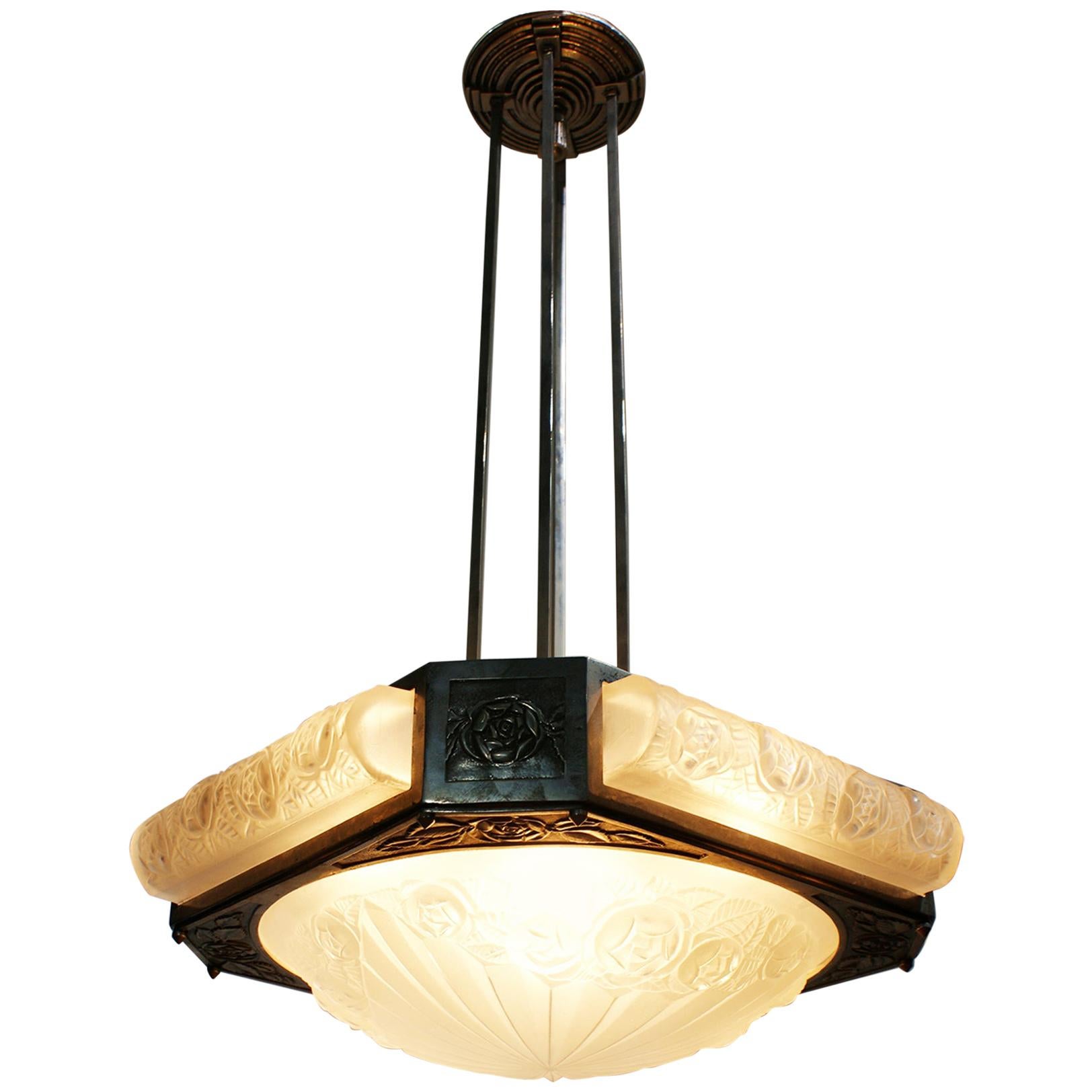 French Art Deco Chandelier Signed by Degué, France, circa 1930