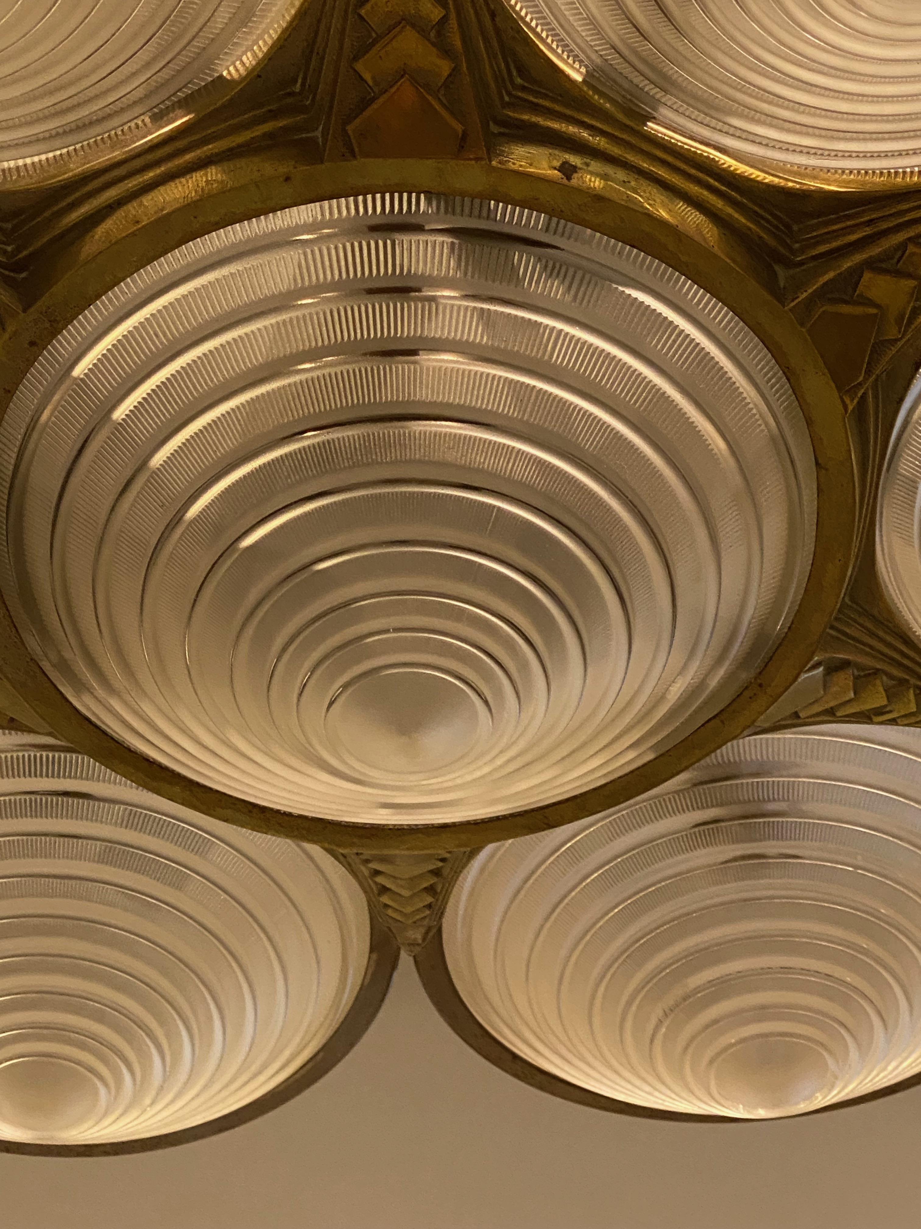 Verre Lustre Art déco français signé par G Leleu en vente