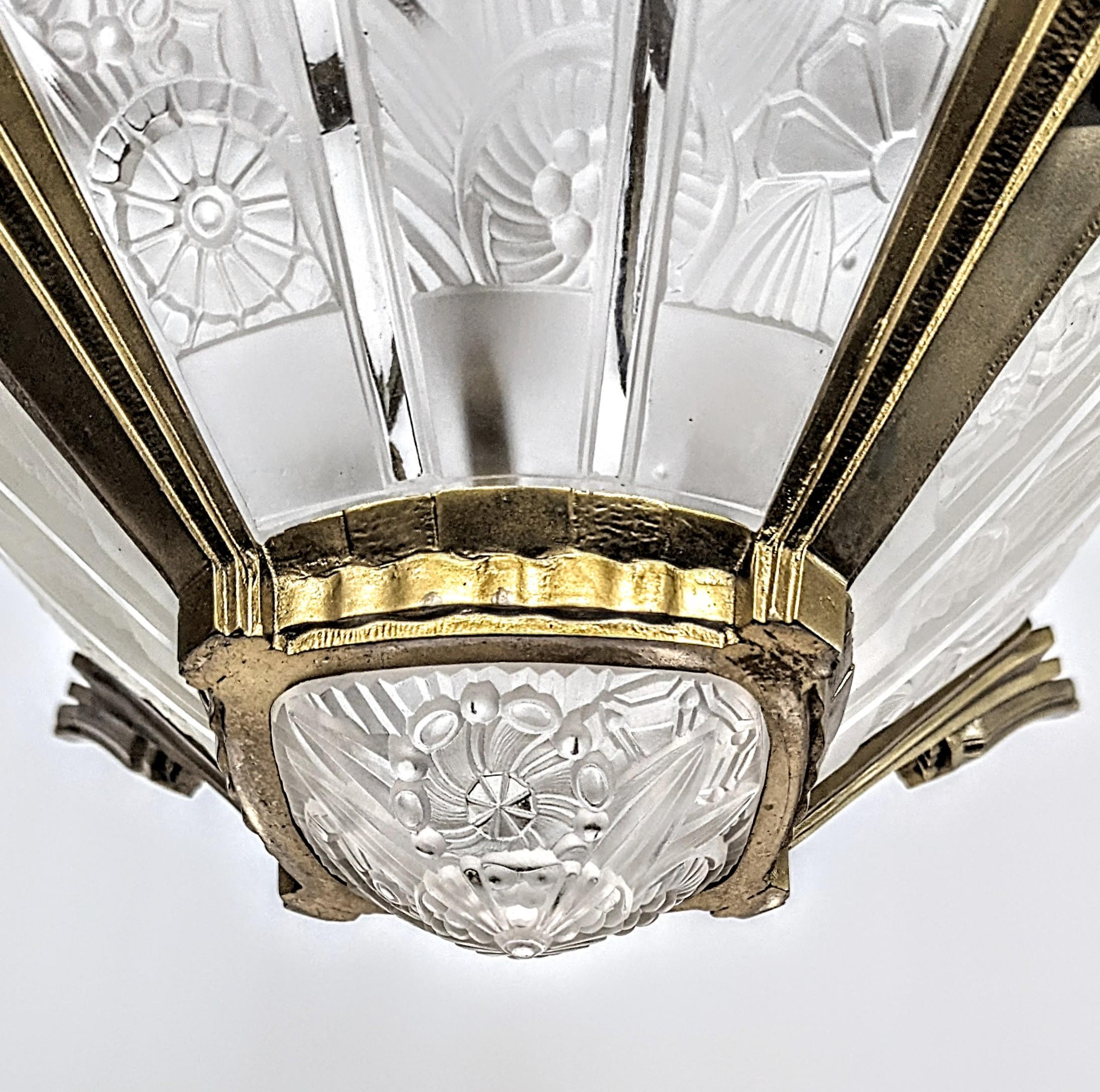 French Art Deco Chandelier Signed by Hettier Vincent For Sale 1