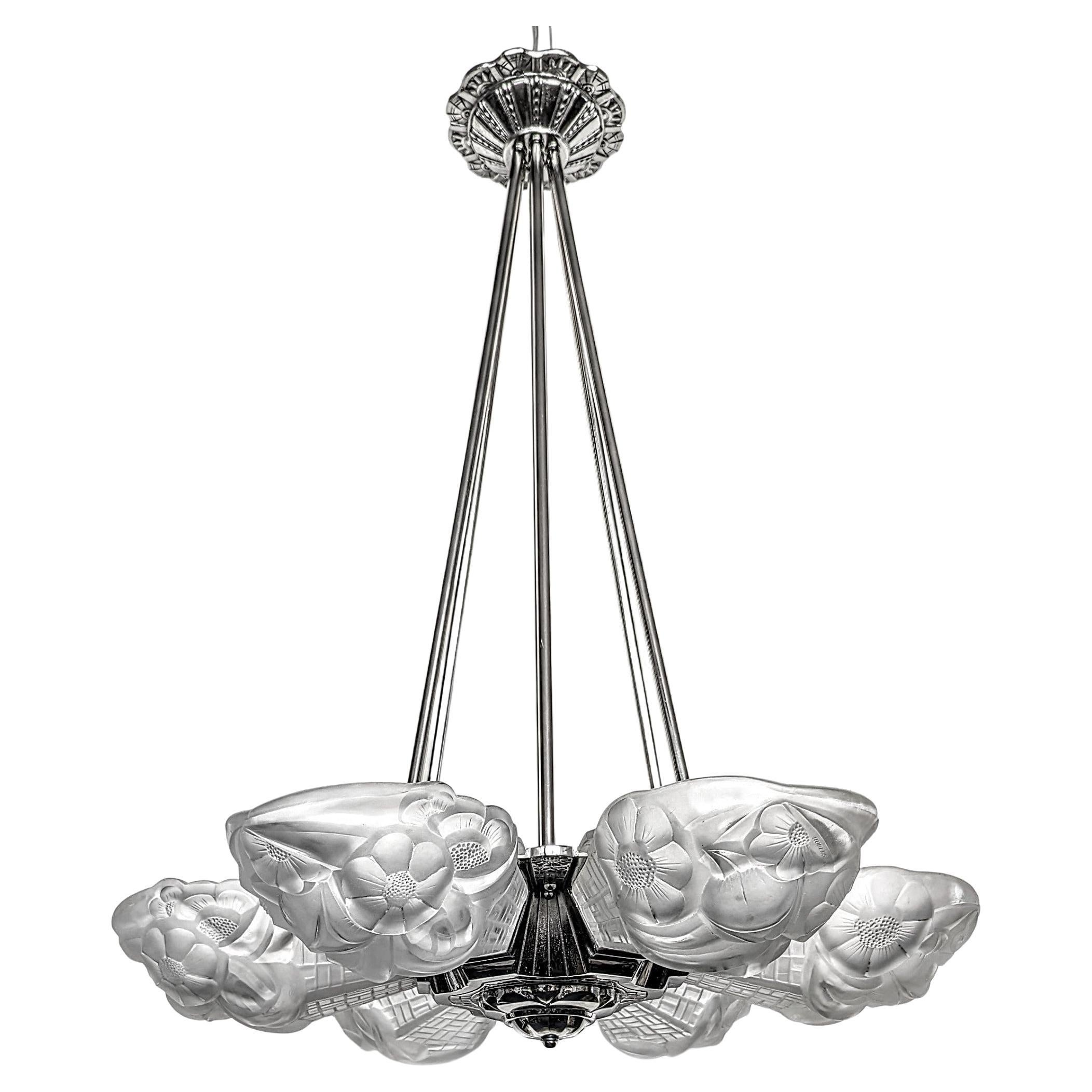 French Art Deco Chandelier signed Degue In Good Condition For Sale In Long Island City, NY