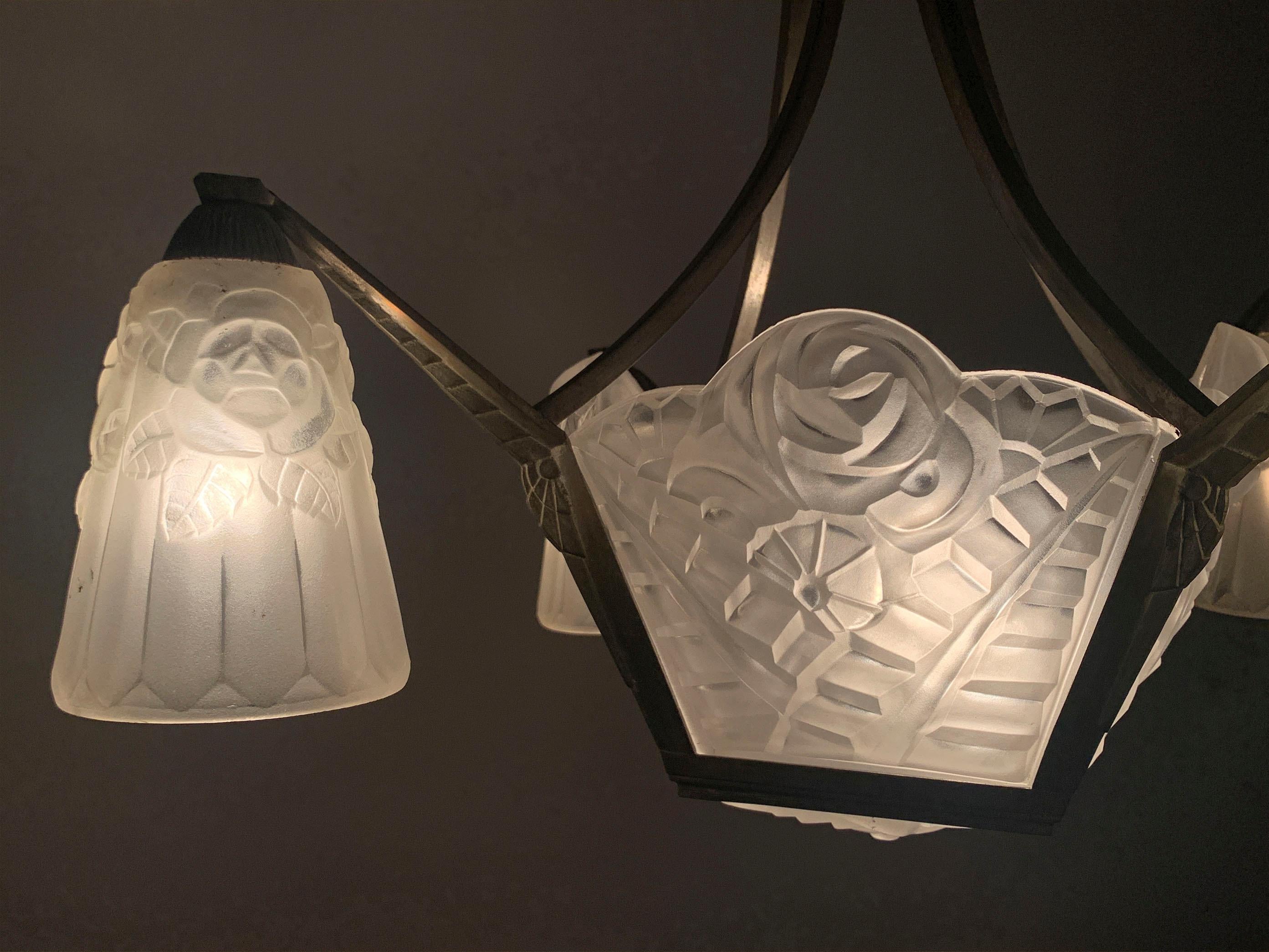 Lampadario Art Deco francese firmato 