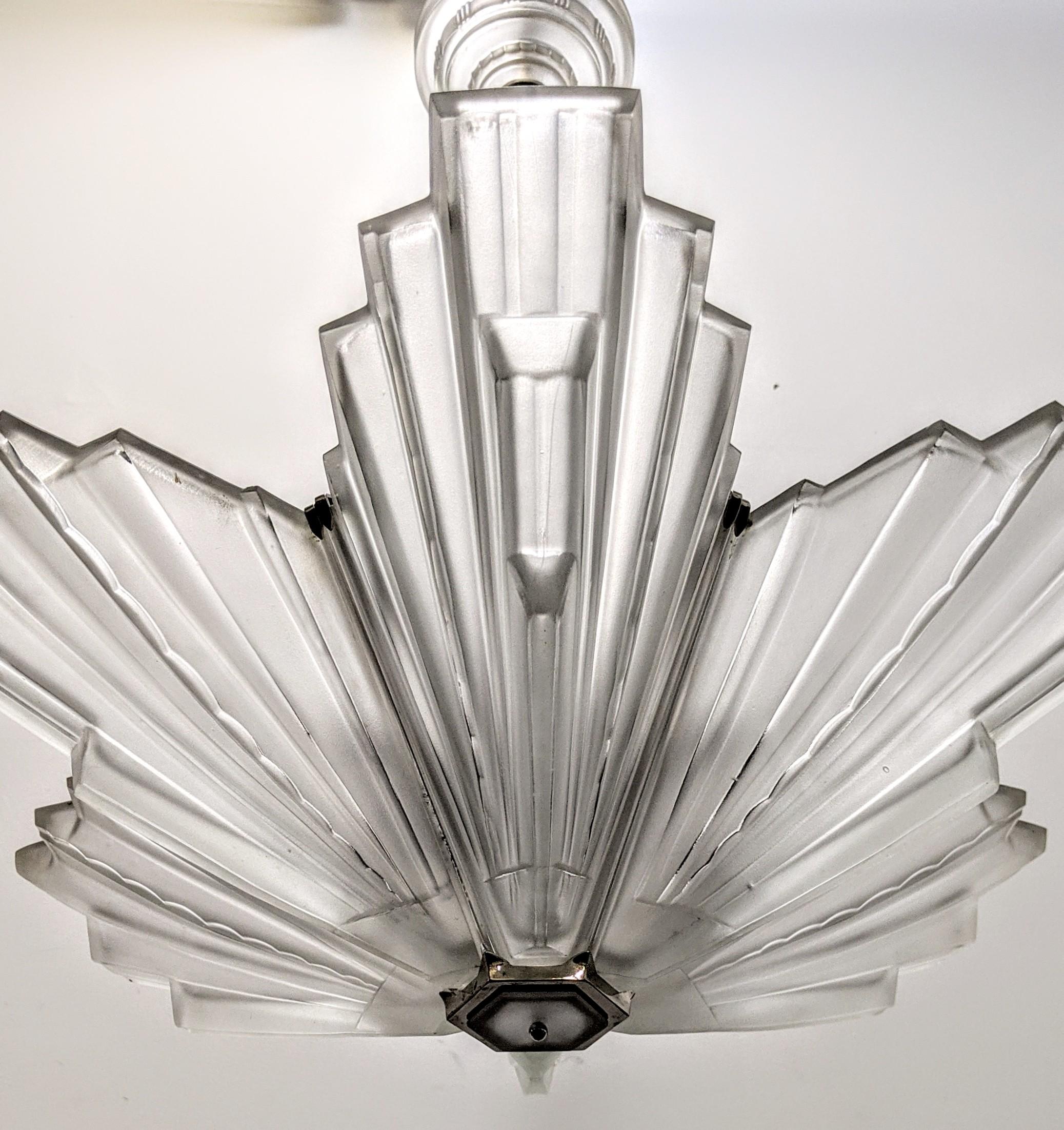 French Art Deco Chandelier Signed Marius-Ernest Sabino In Good Condition For Sale In Long Island City, NY