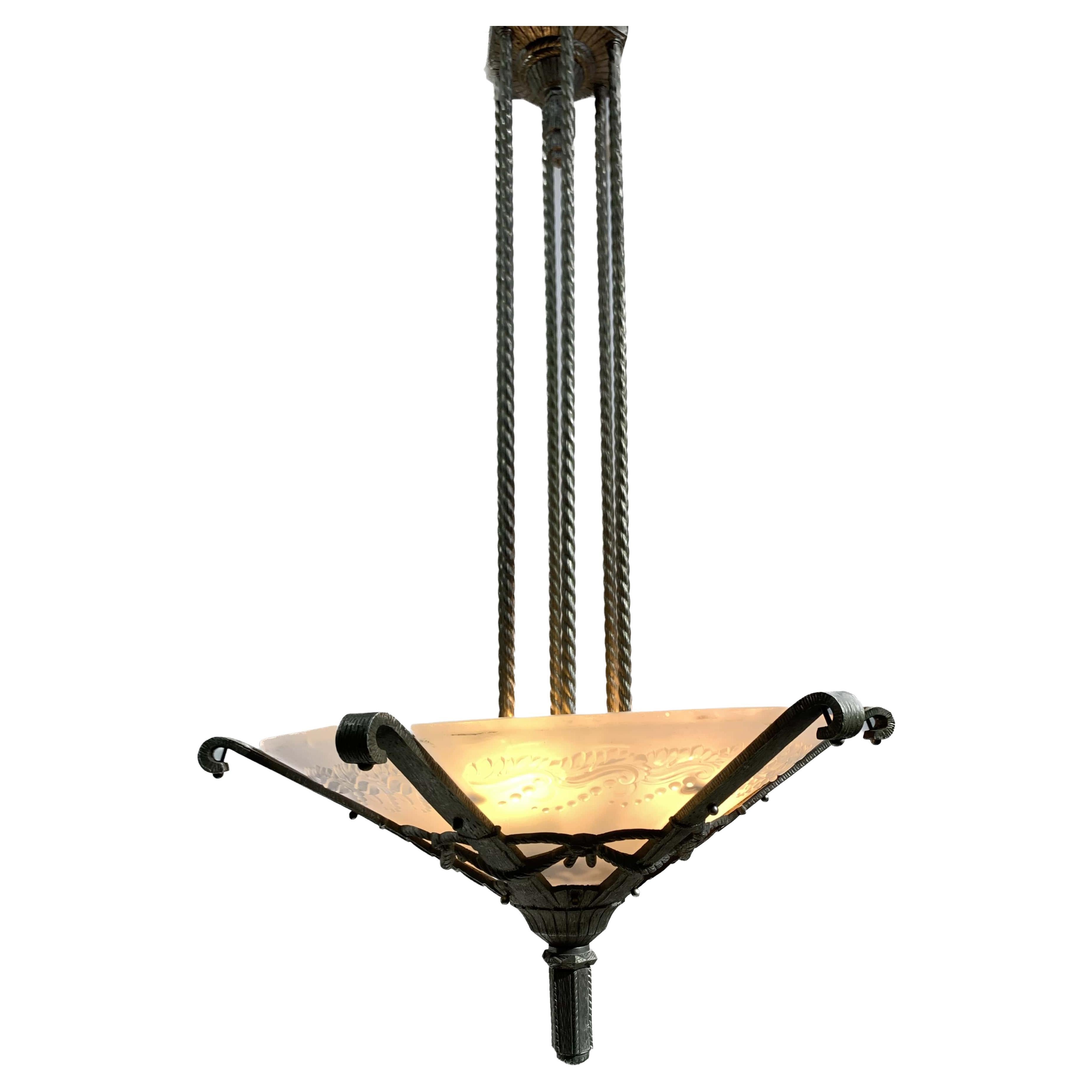 French Art Déco Chandelier Signed Muller Frères Luneville, circa 1930 For Sale